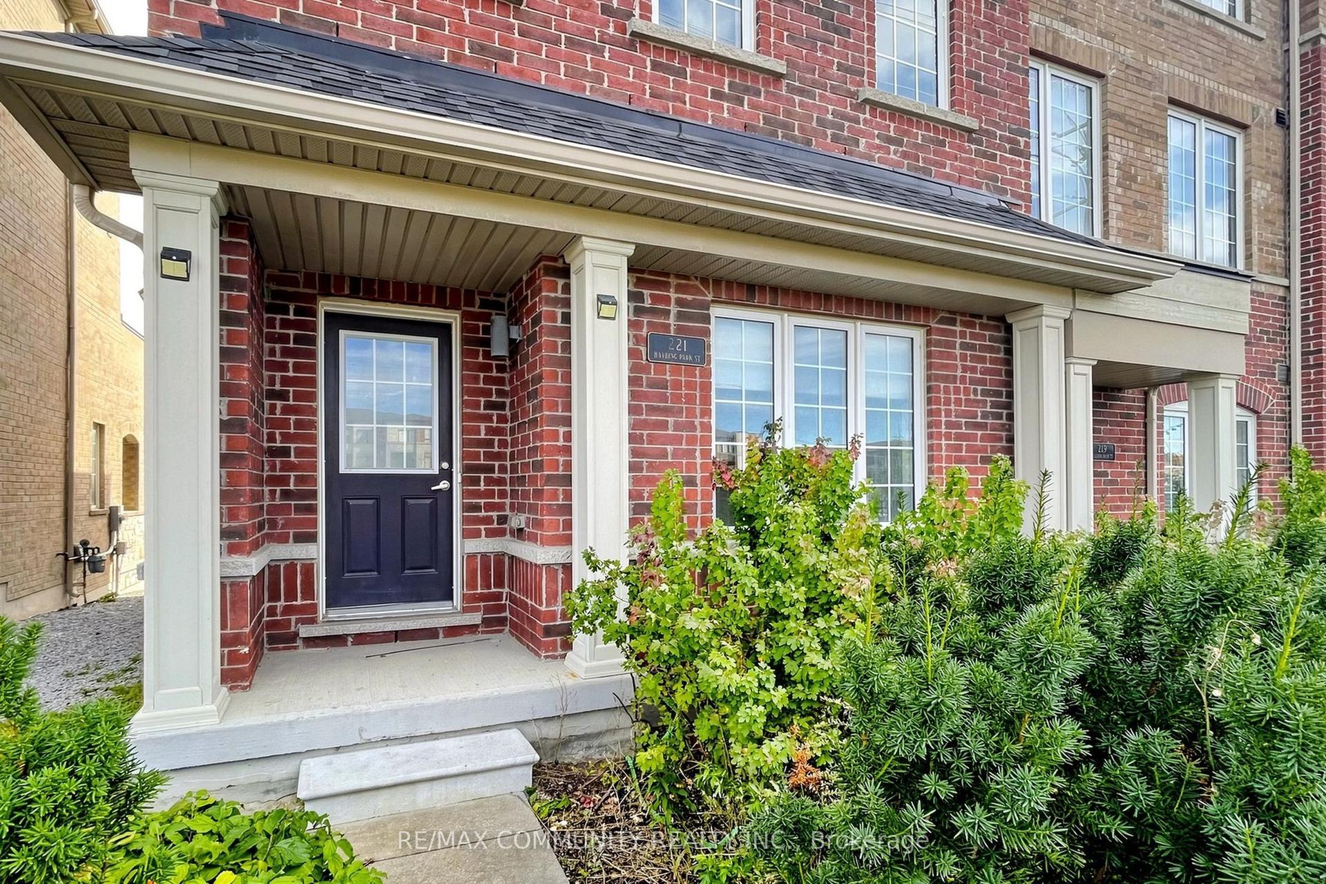 221 Harding Park Street, Newmarket — Townhouse for sale, photo 1