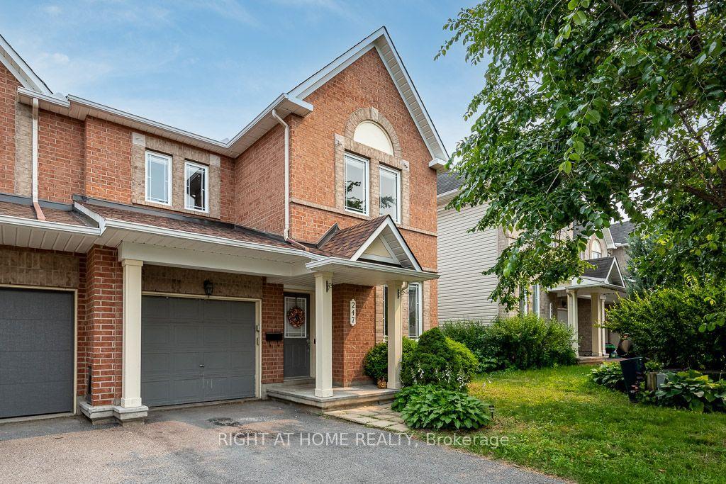 247 FELICIA Crescent, Barrhaven — Townhouse for sale, photo 1