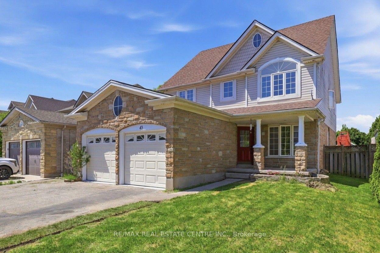 43 Decaro Crescent — photo 1