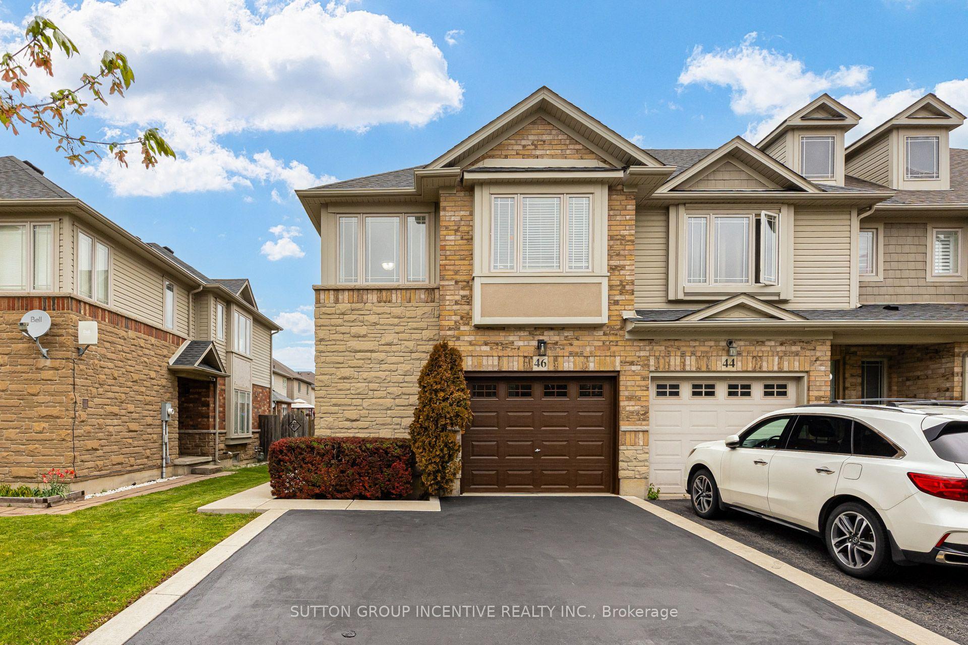 46 Viking Drive, Hamilton — Townhouse for sale, photo 1