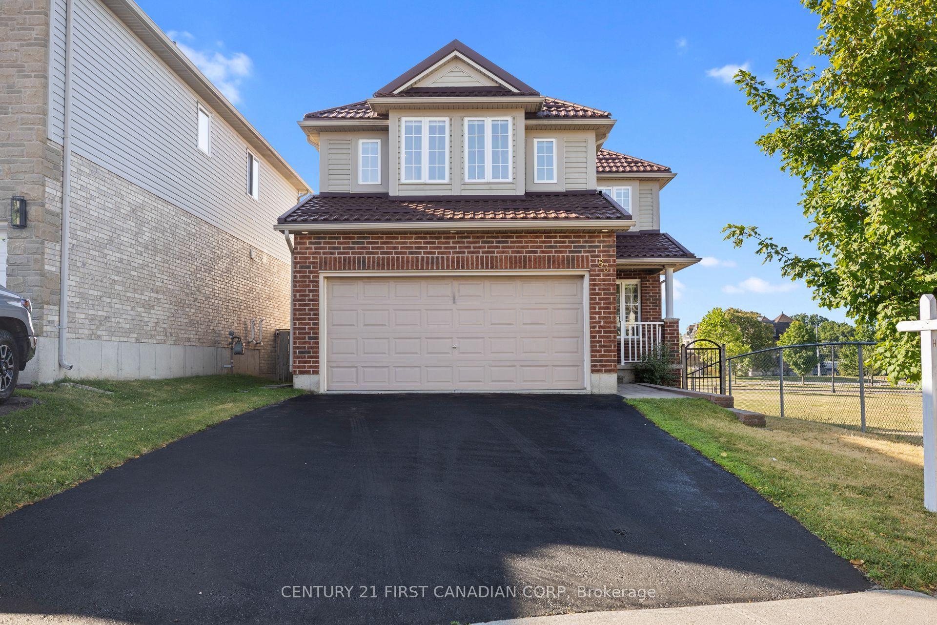 83 Mcmahen Street, London East — Detached for sale, photo 1