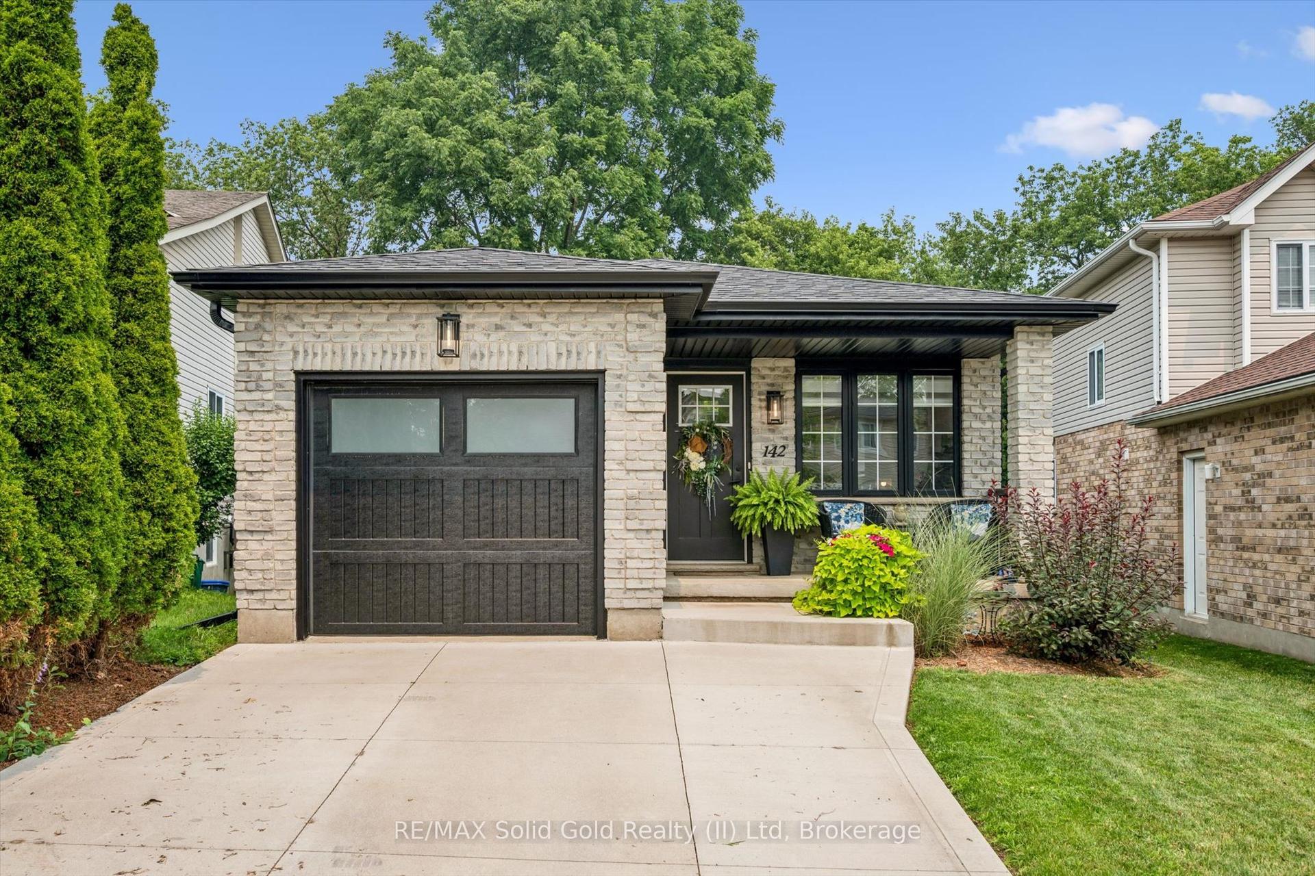 142 Marl Meadow Drive, Kitchener — Detached for sale, photo 1