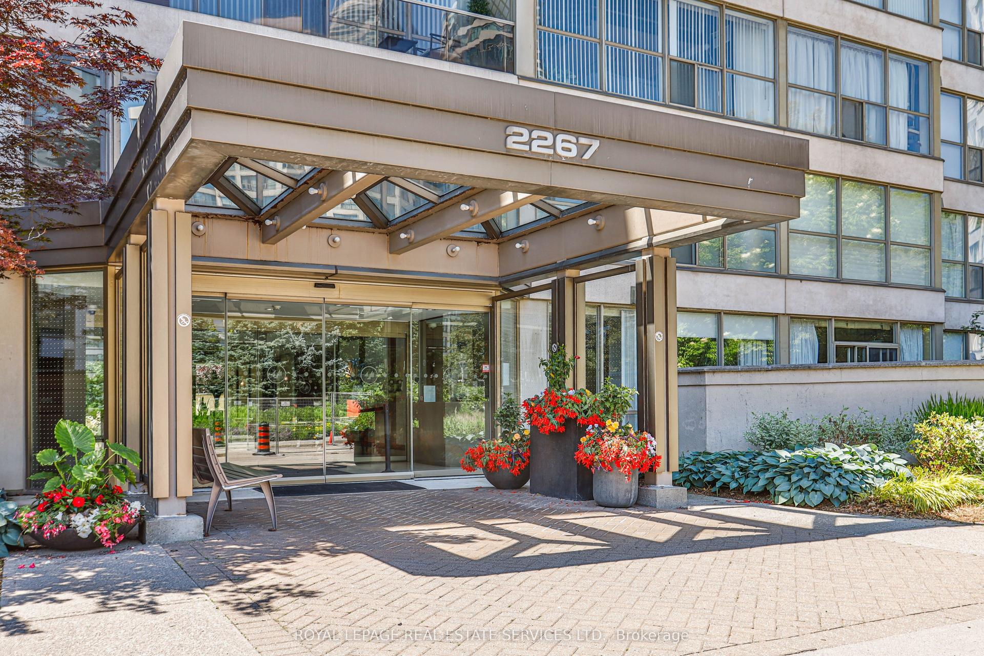 2267 Lake Shore Boulevard W 1304 #1304, Toronto — Condo for sale, photo 1