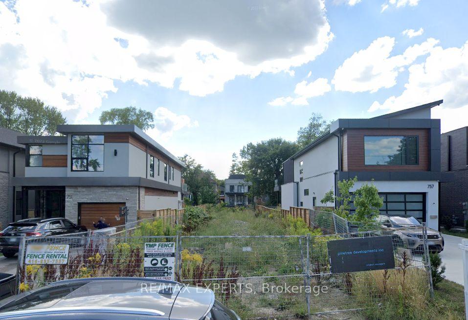 755 MONTBECK Crescent — photo 1