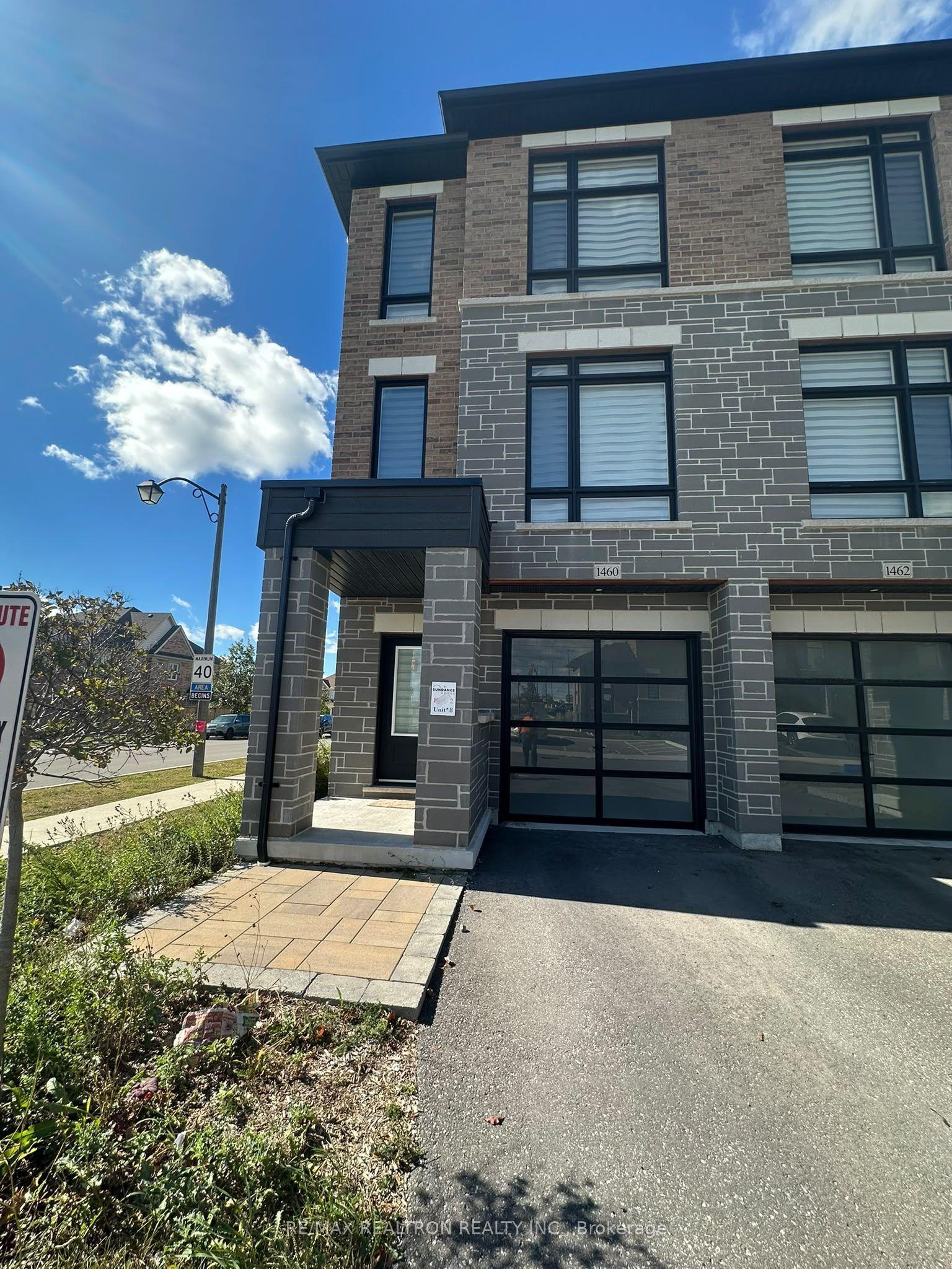 1460 Grand Prairie Path, Oshawa — Townhouse for lease, photo 1