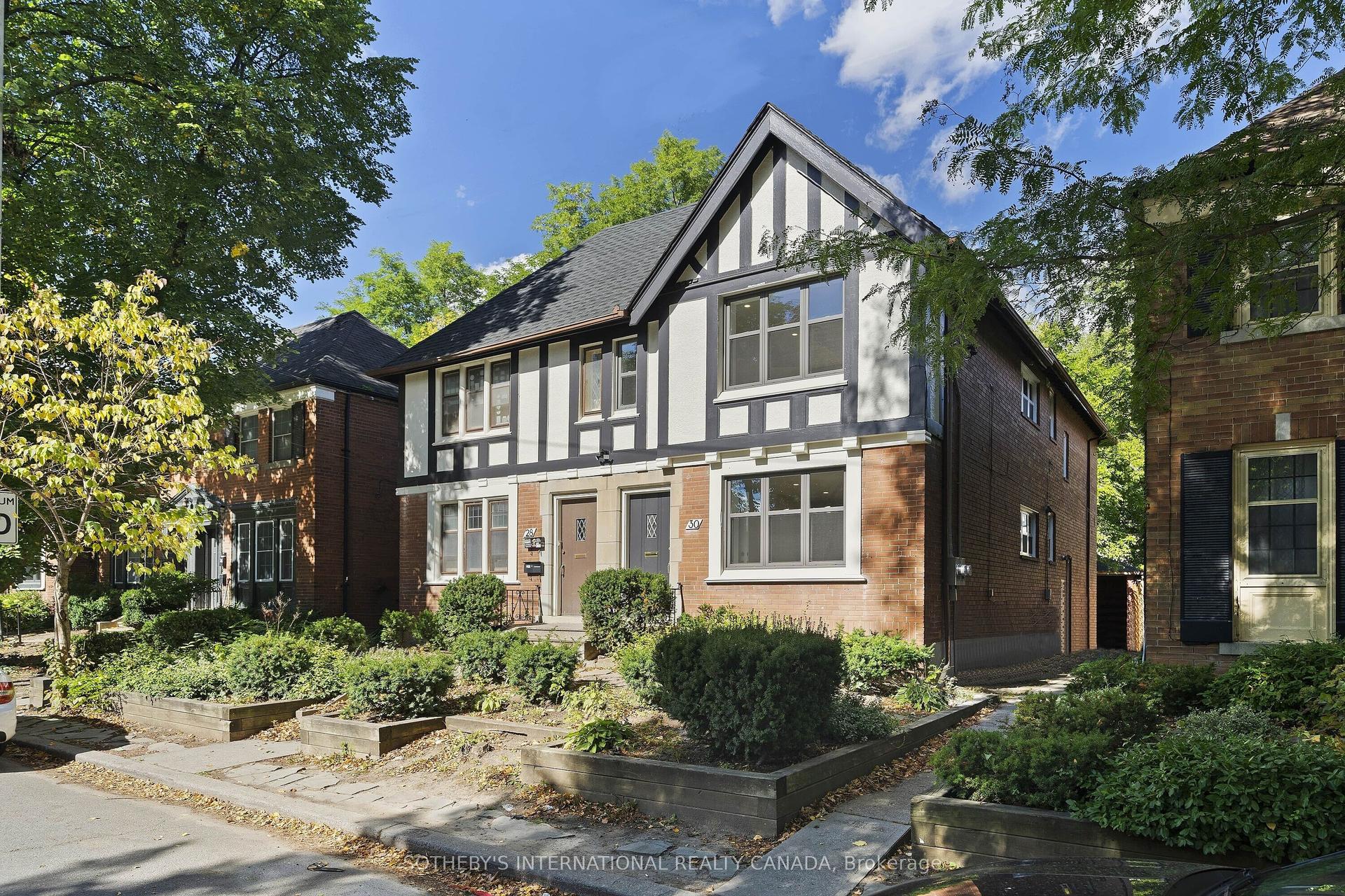 28 Strathgowan Avenue Main #Main — photo 1