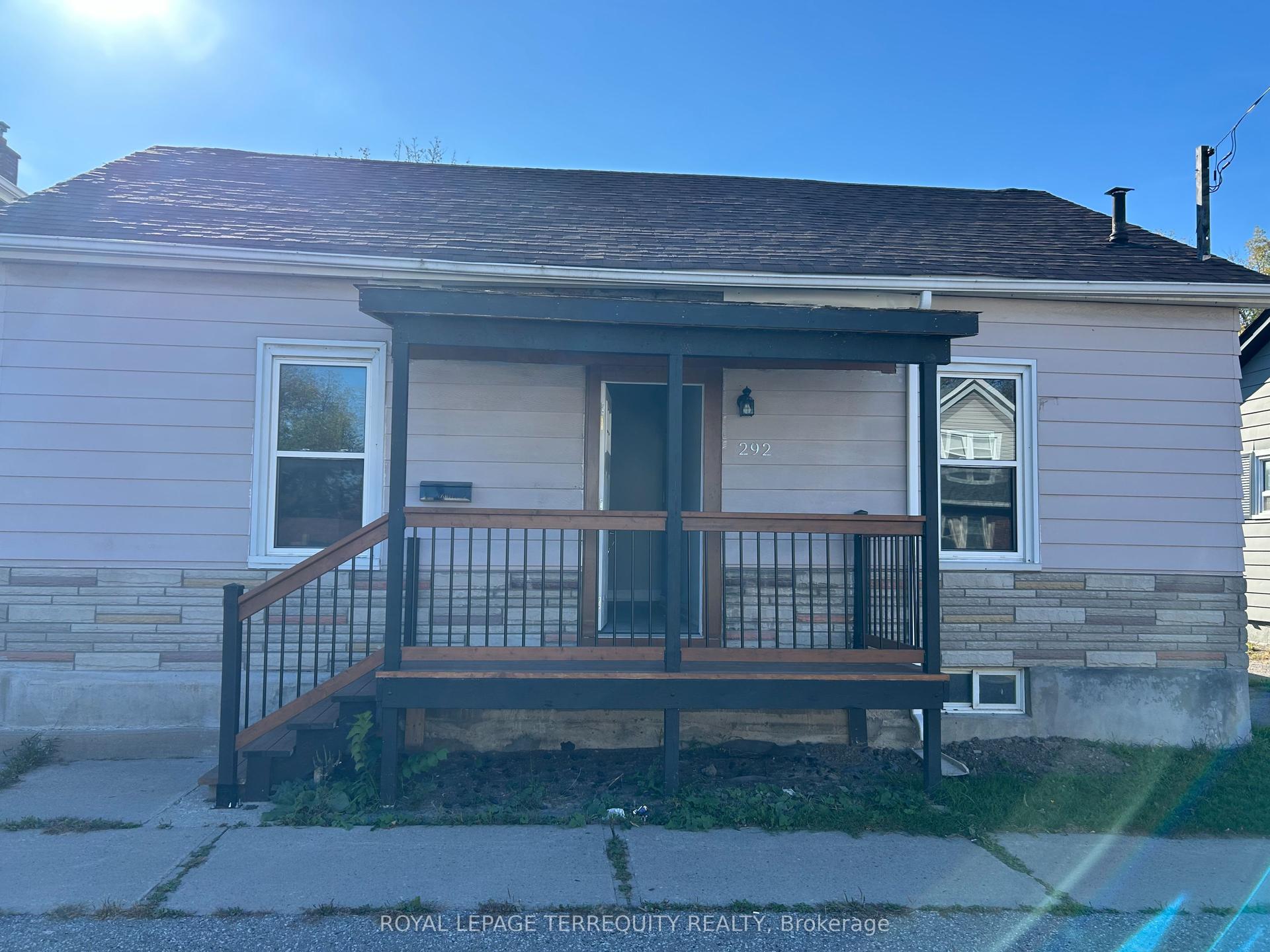 292 Celina Street, Oshawa — Detached for lease, photo 1