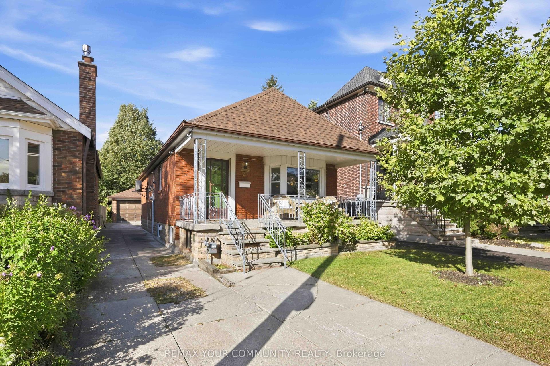 4 Crestland Avenue, Toronto — Detached for sale, photo 1