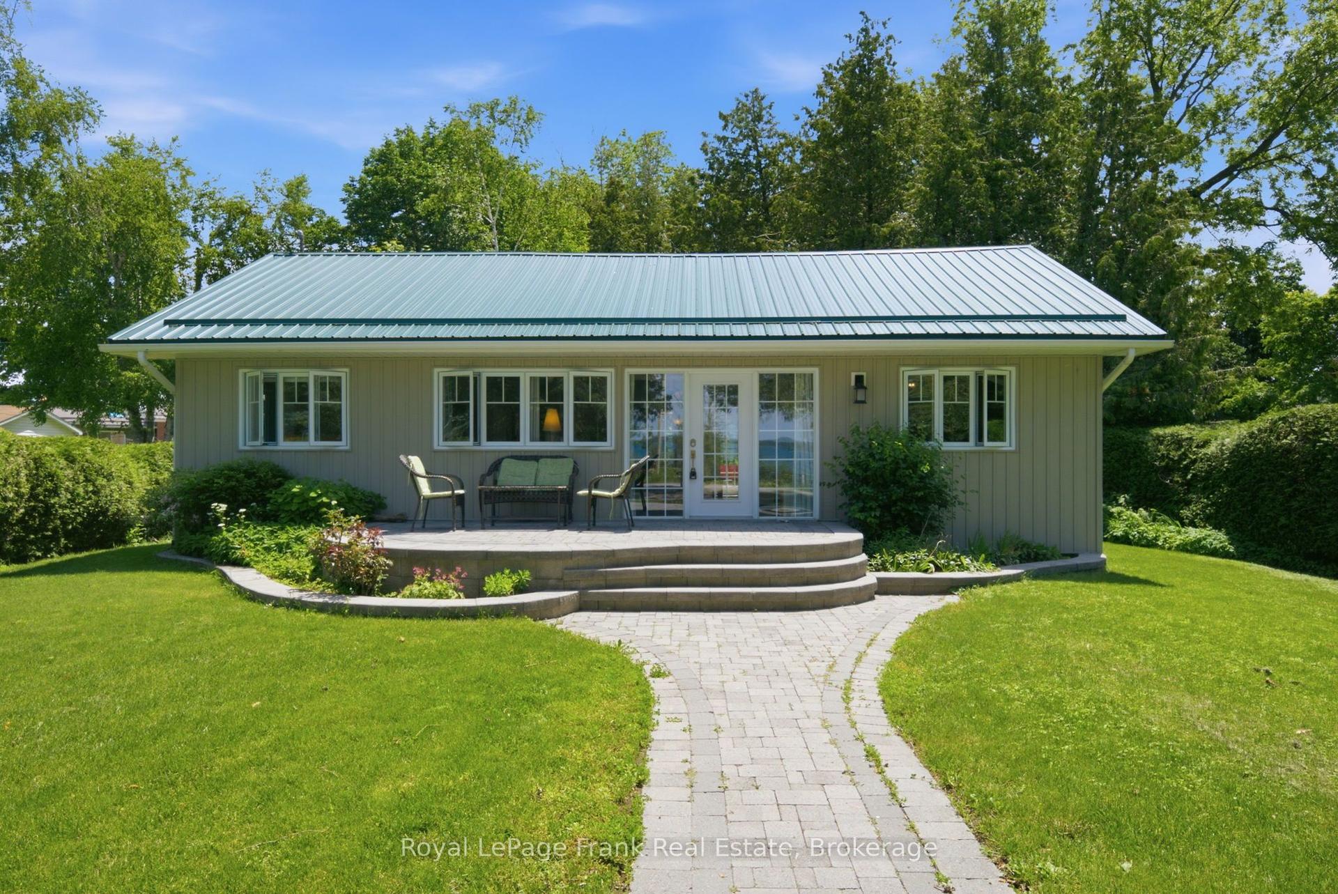 15 Lakeshore Road, Brock — Detached for lease, photo 1
