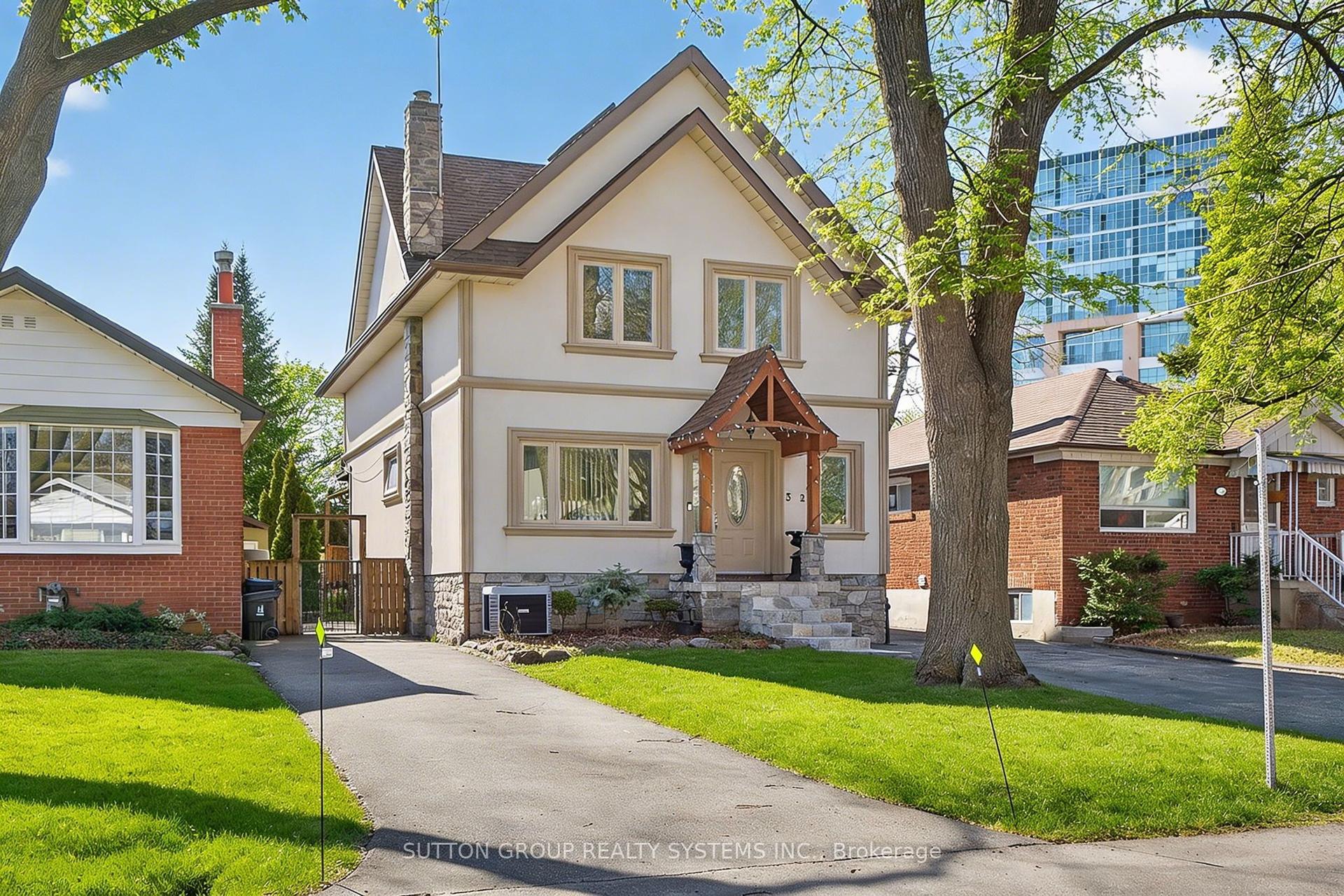 32 Green Lanes, Toronto — Detached for sale, photo 1