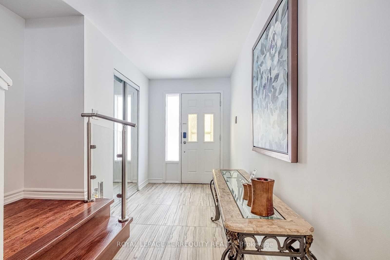 26 Nebula Star Way, Toronto — Condo Town for lease, photo 1