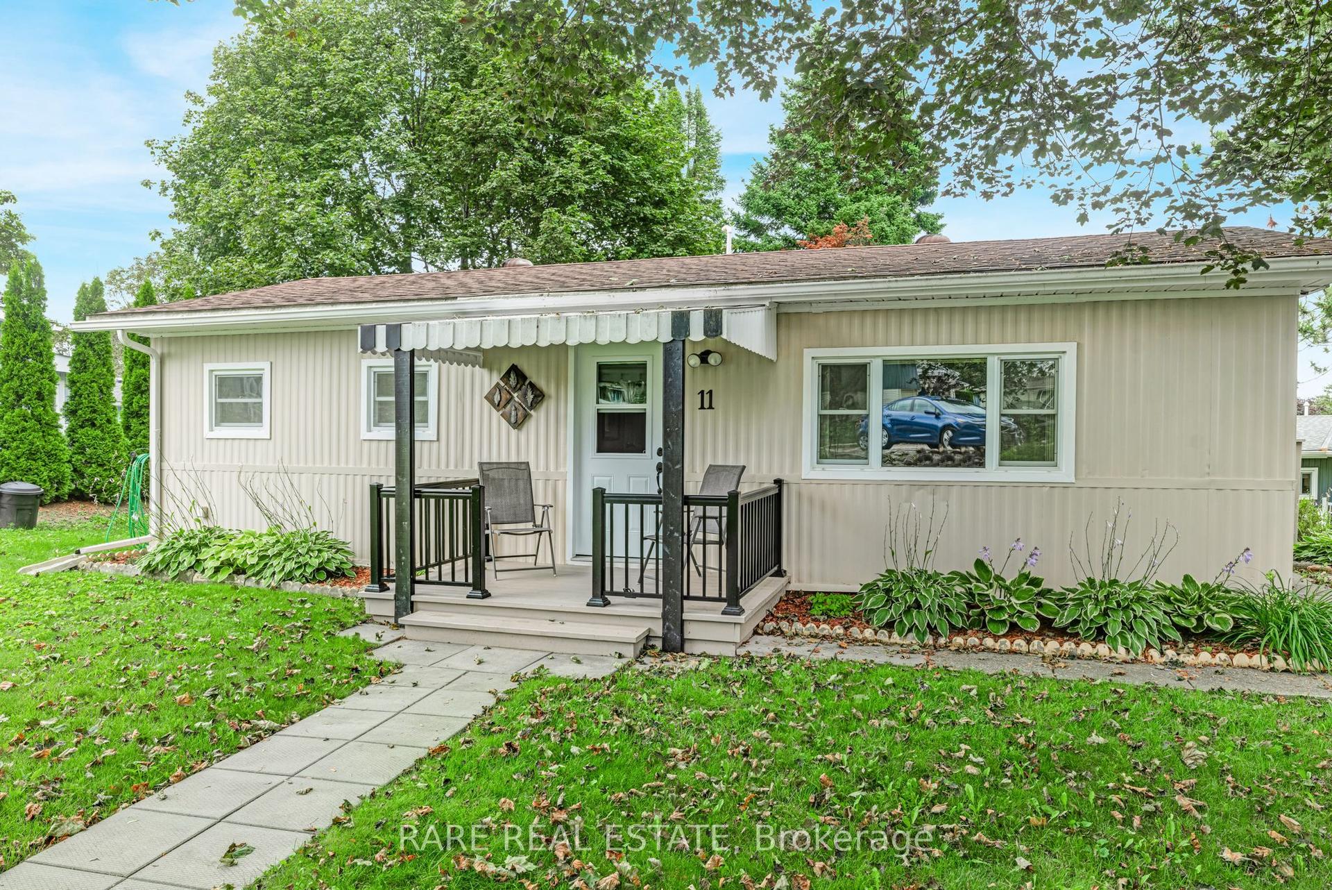 11 Hawthorne Drive, Innisfil — Detached for sale, photo 1
