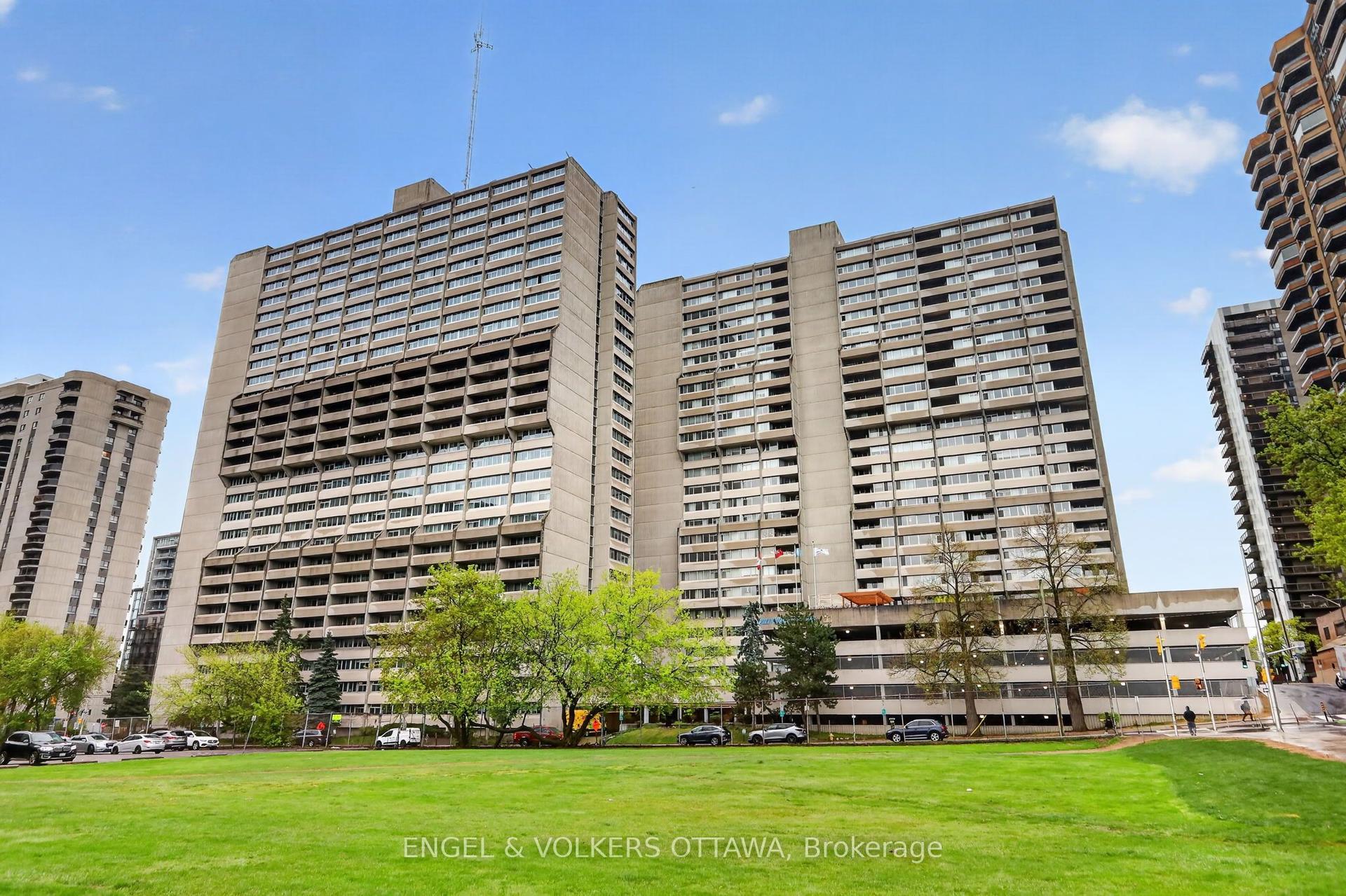 530 Laurier Avenue W PH5 #PH5 — photo 1