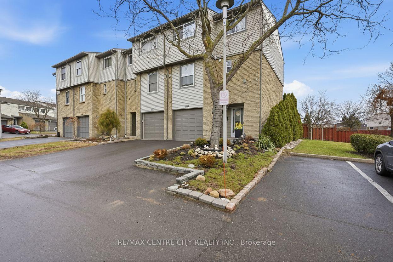 159 Deveron Crescent 44 #44 — photo 1