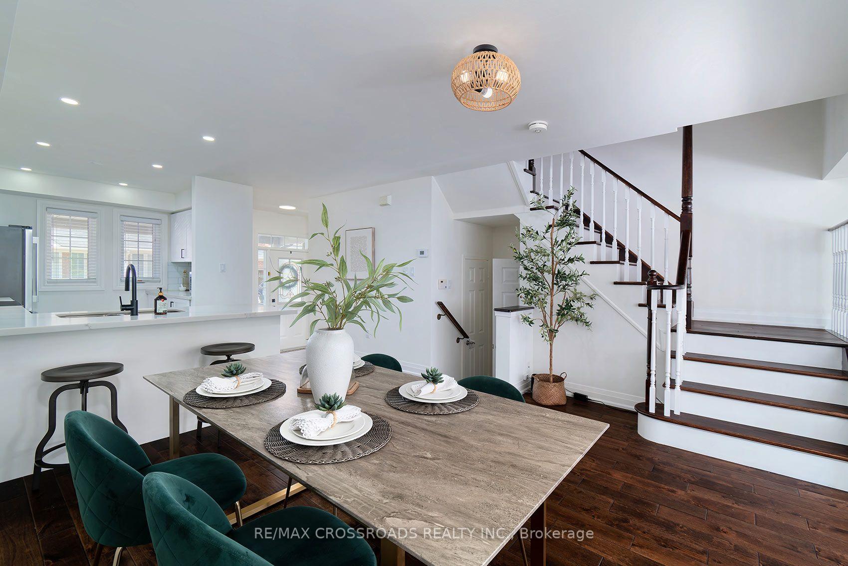 35 Torr Lane — photo 1