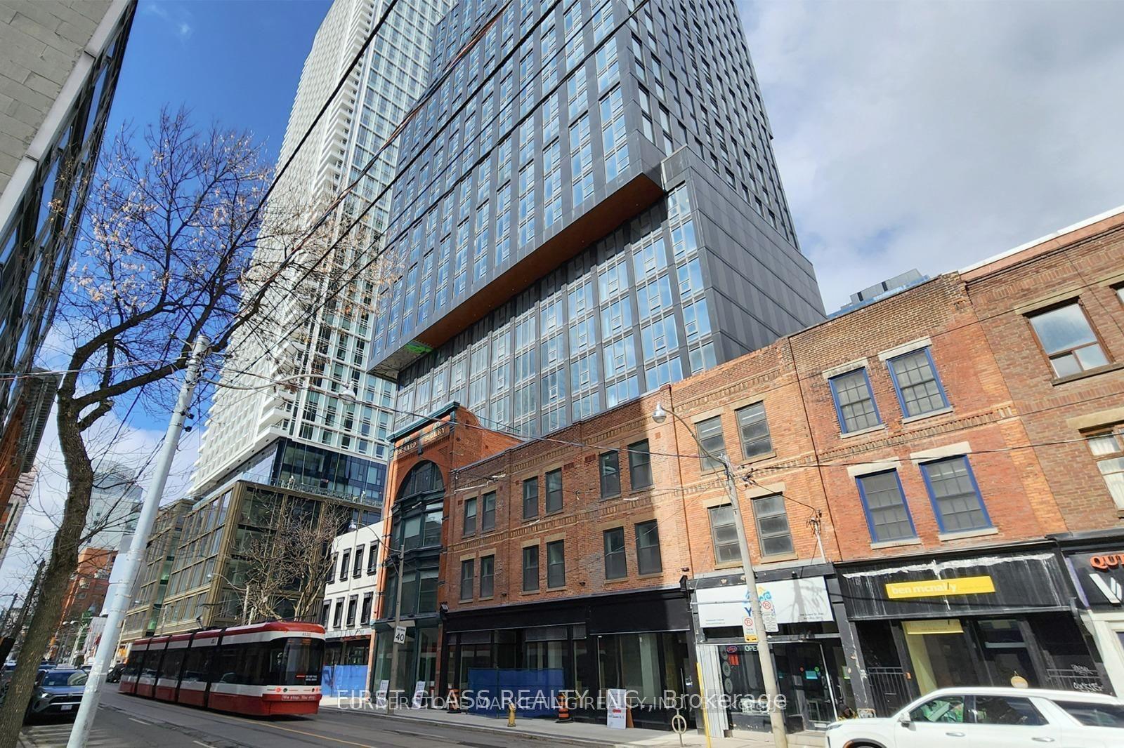 100 Queen Street 3212 #3212 — photo 1