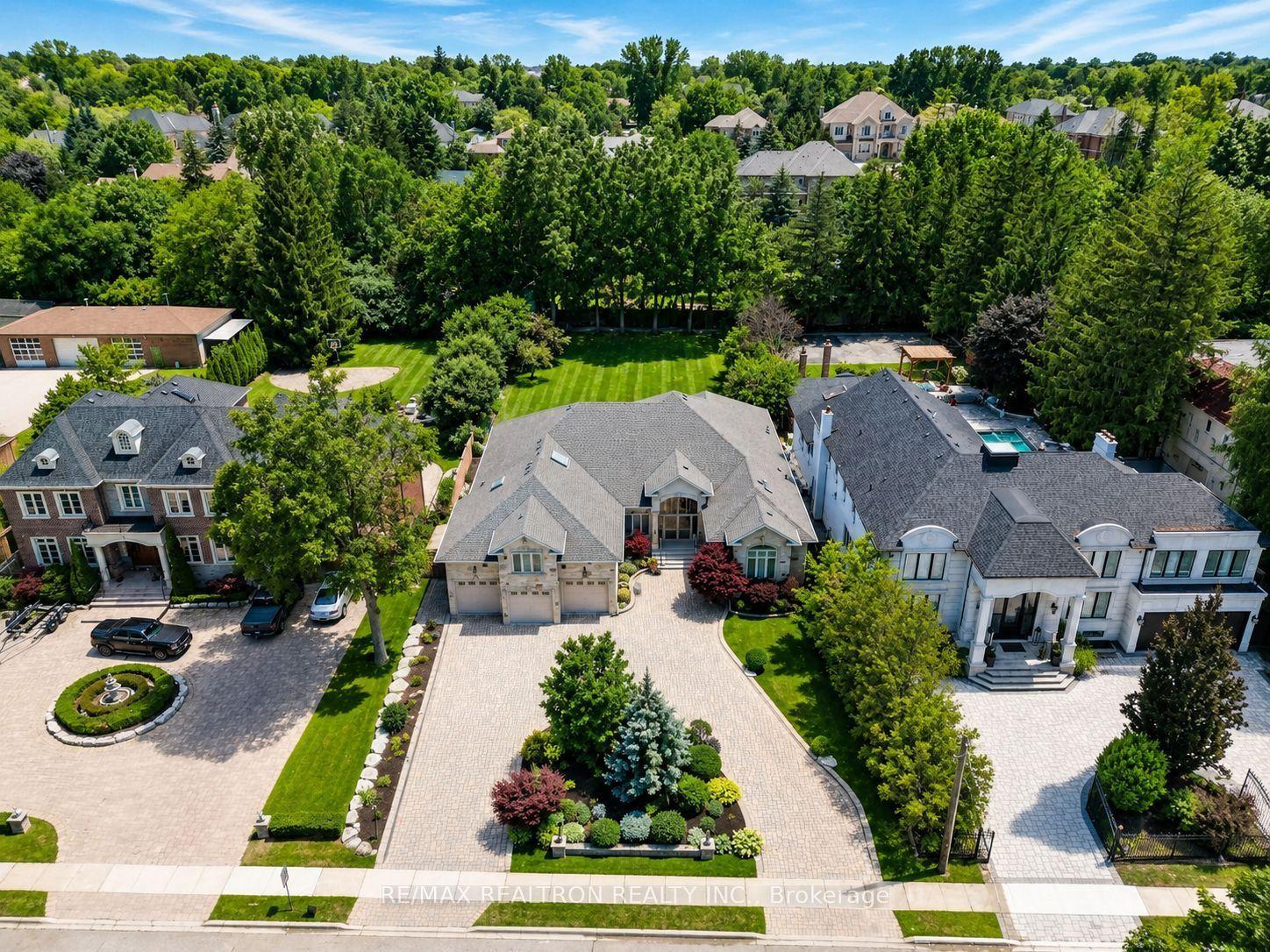16 Boyle Drive, Richmond Hill — Detached for sale, photo 1