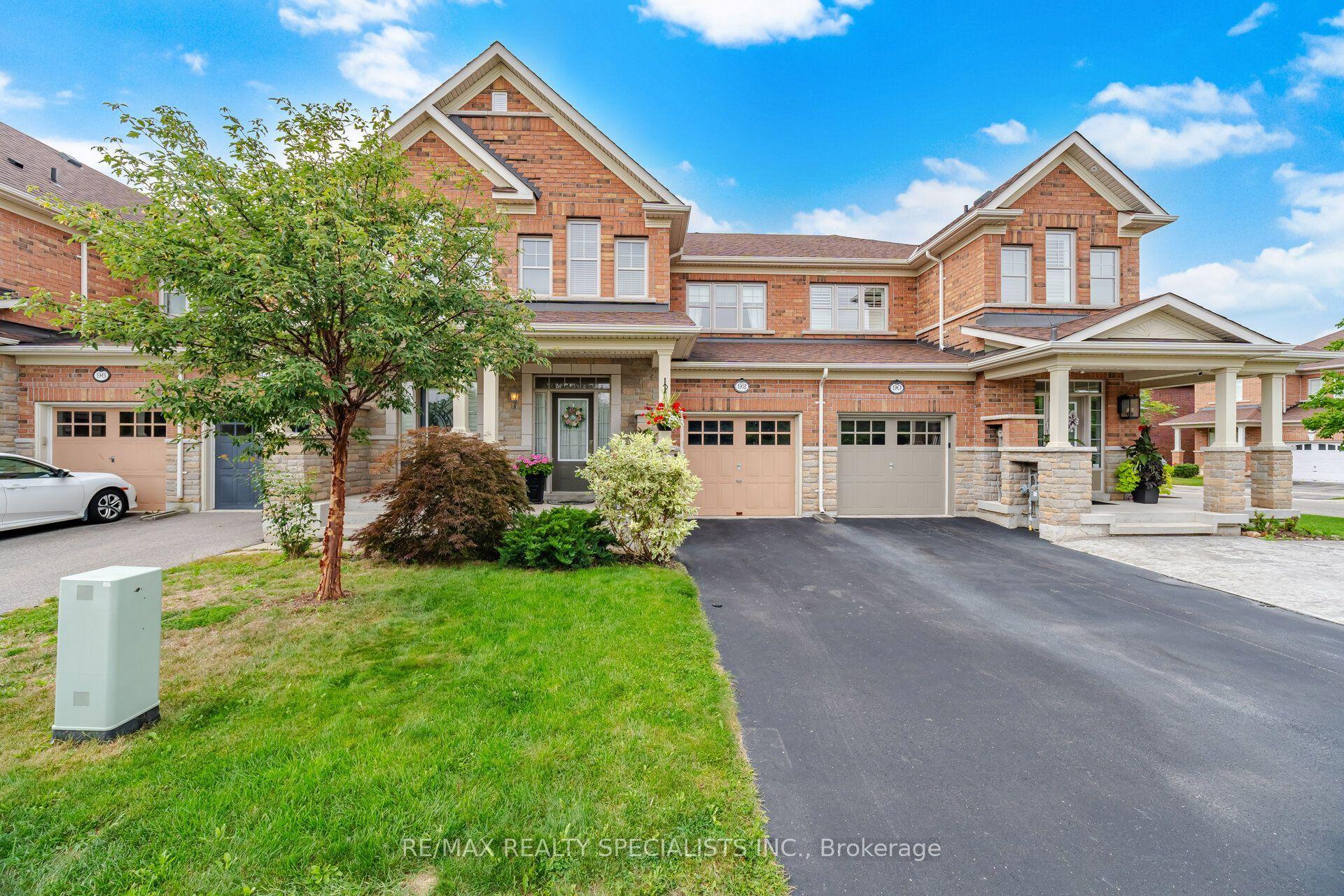 92 Hanson Crescent, Milton — Townhouse for sale, photo 1