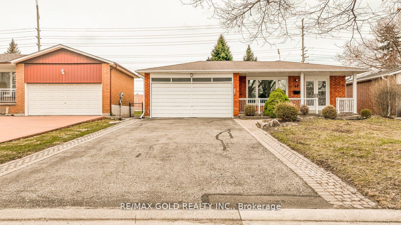 48 Malcolm Crescent — photo 1