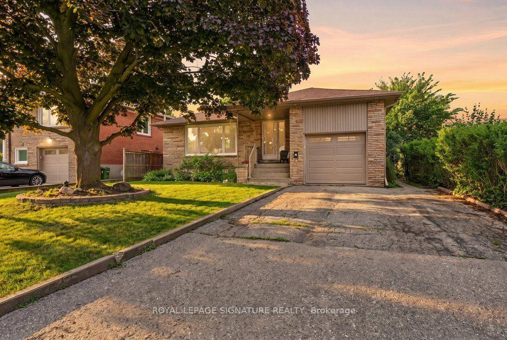 34 Clifton Avenue, Toronto — Detached for sale, photo 1