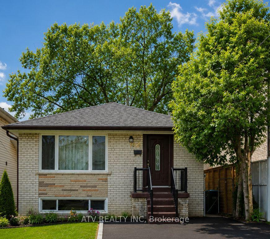 1064 Eastmount Avenue E, Mississauga — Detached for lease, photo 1