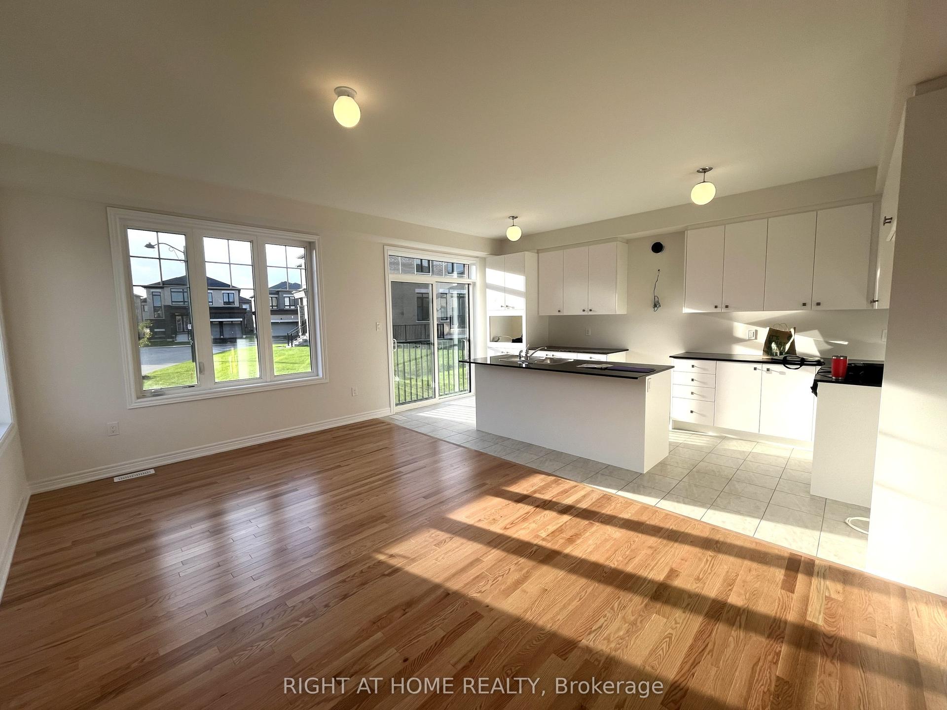 740 Apple Terrace, Milton — Detached for lease, photo 1