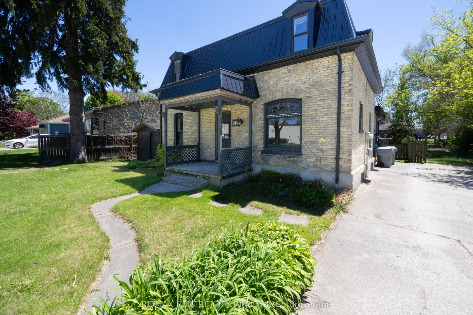 240 Maitland Street — photo 1