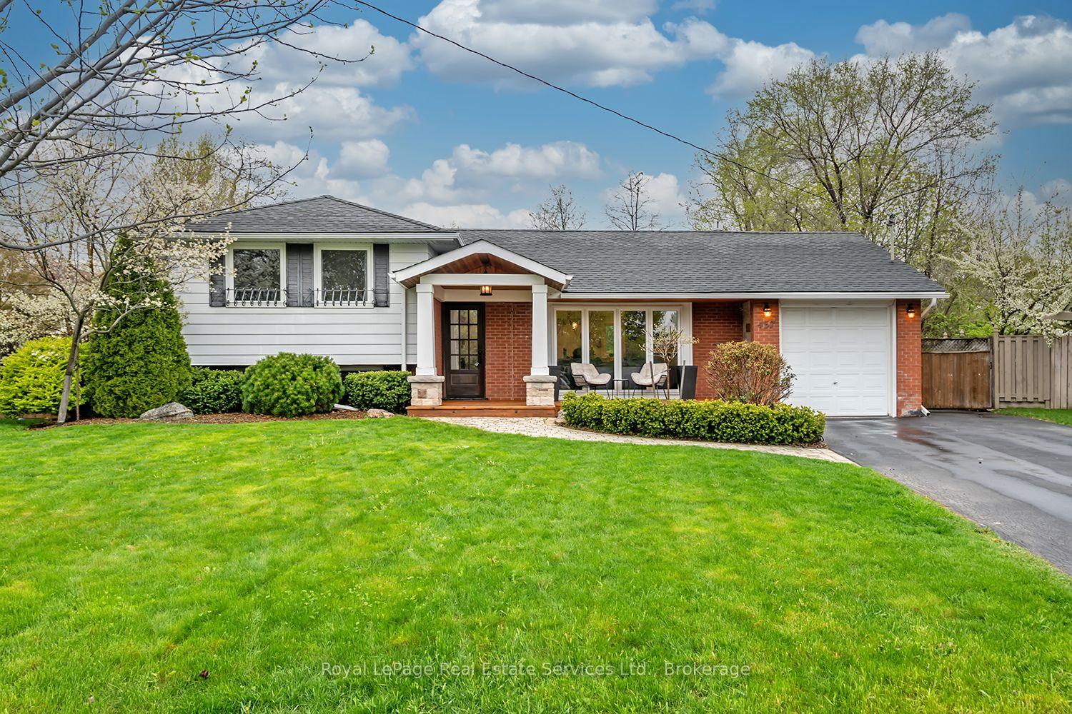 457 Sandlewood Road — photo 1