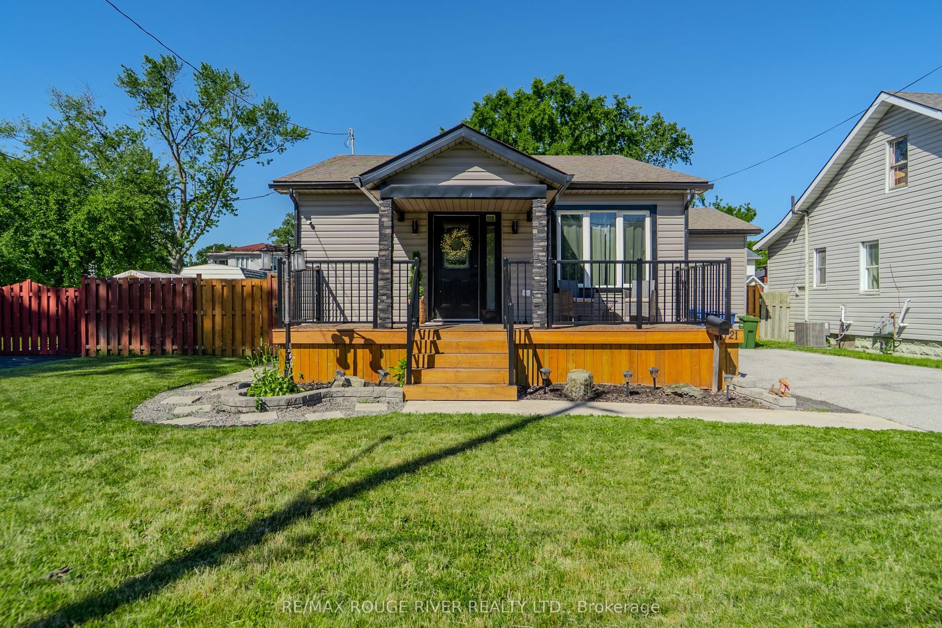 1721 S Cameron Blvd Boulevard — photo 1