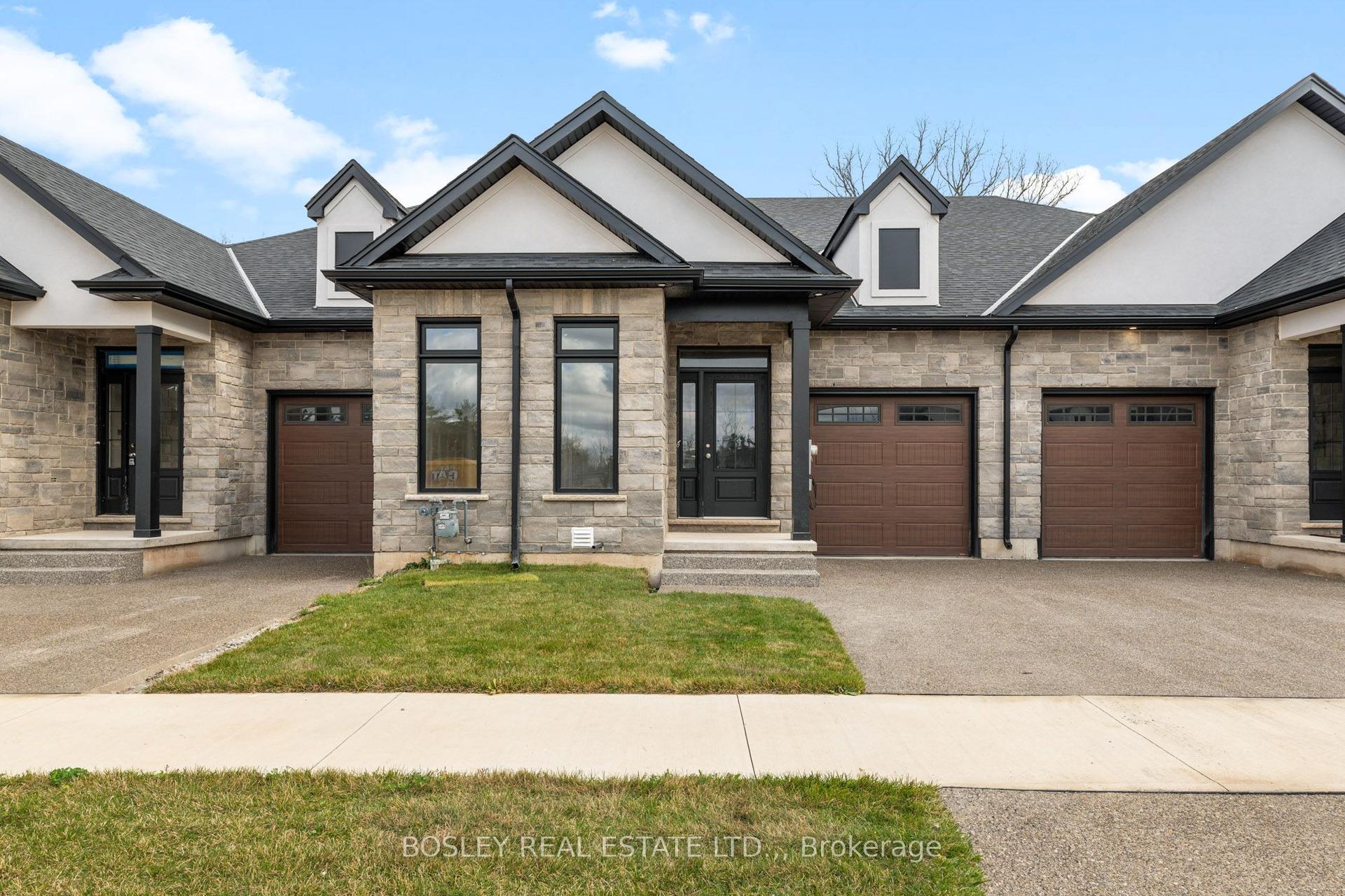 514 ROYAL RIDGE Drive — photo 1