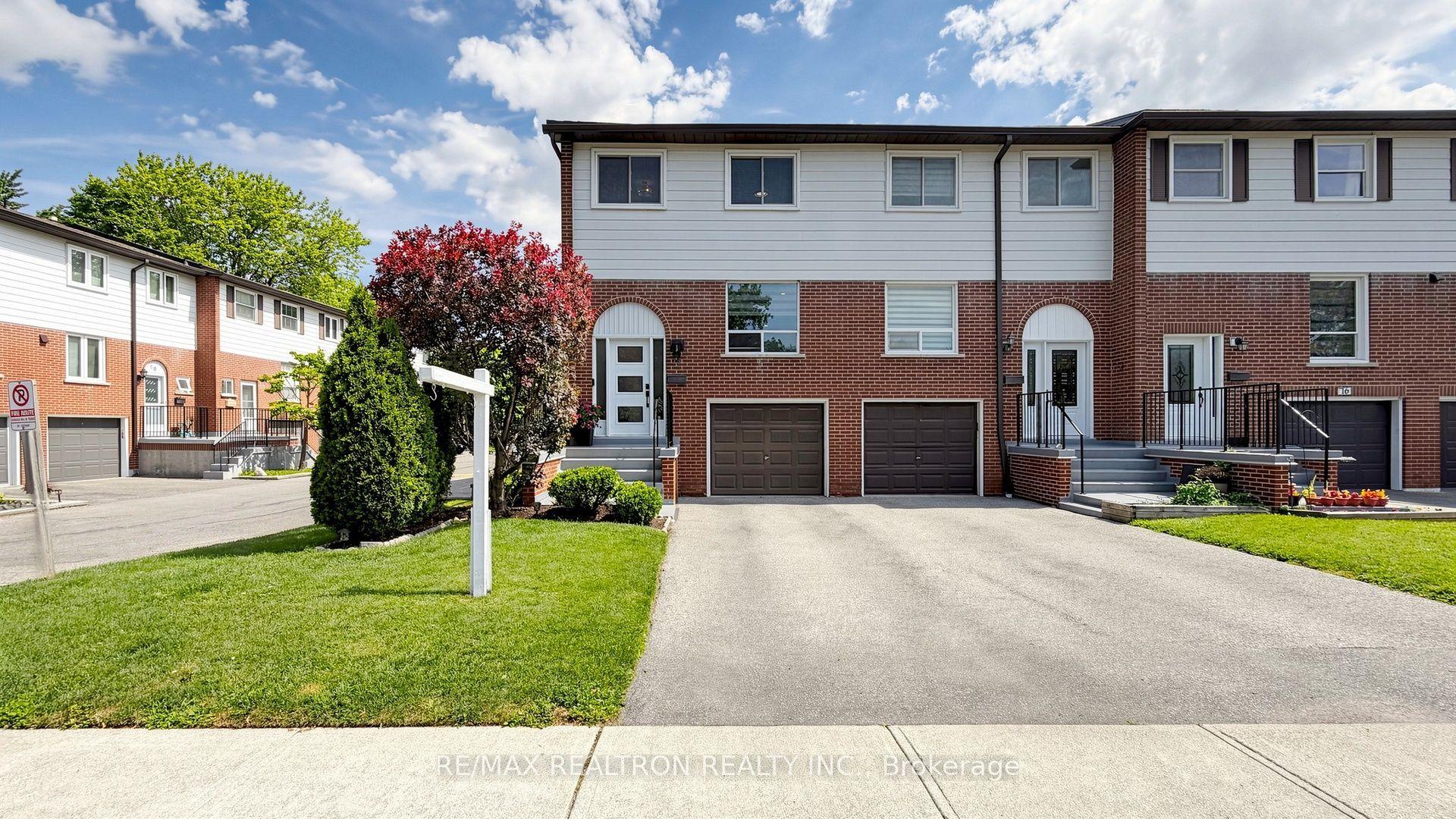 2445 Homelands Drive 18 #18, Mississauga — Condo Town for sale, photo 1