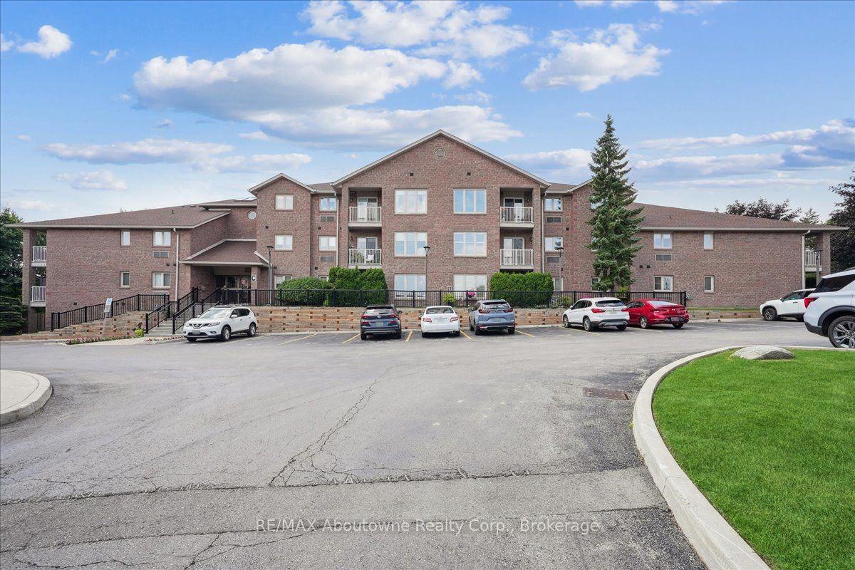 3050 Pinemeadow Drive 62 #62 — photo 1