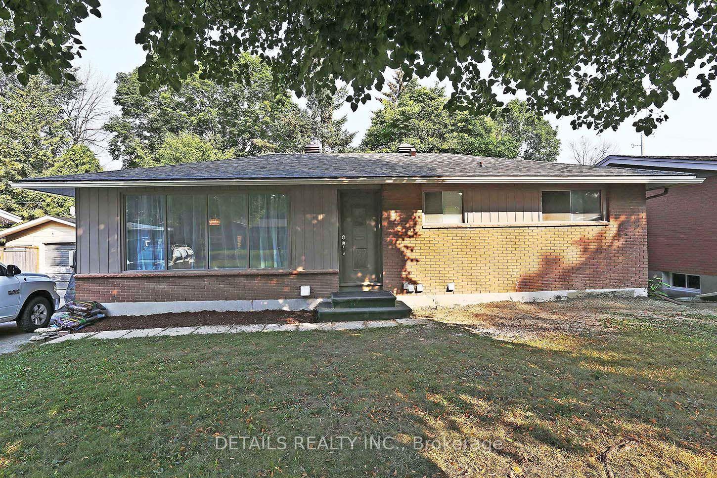 2151 Lambeth Walk B #B, Parkway Park - Queensway Terrace S and Area — Detached for lease, photo 1