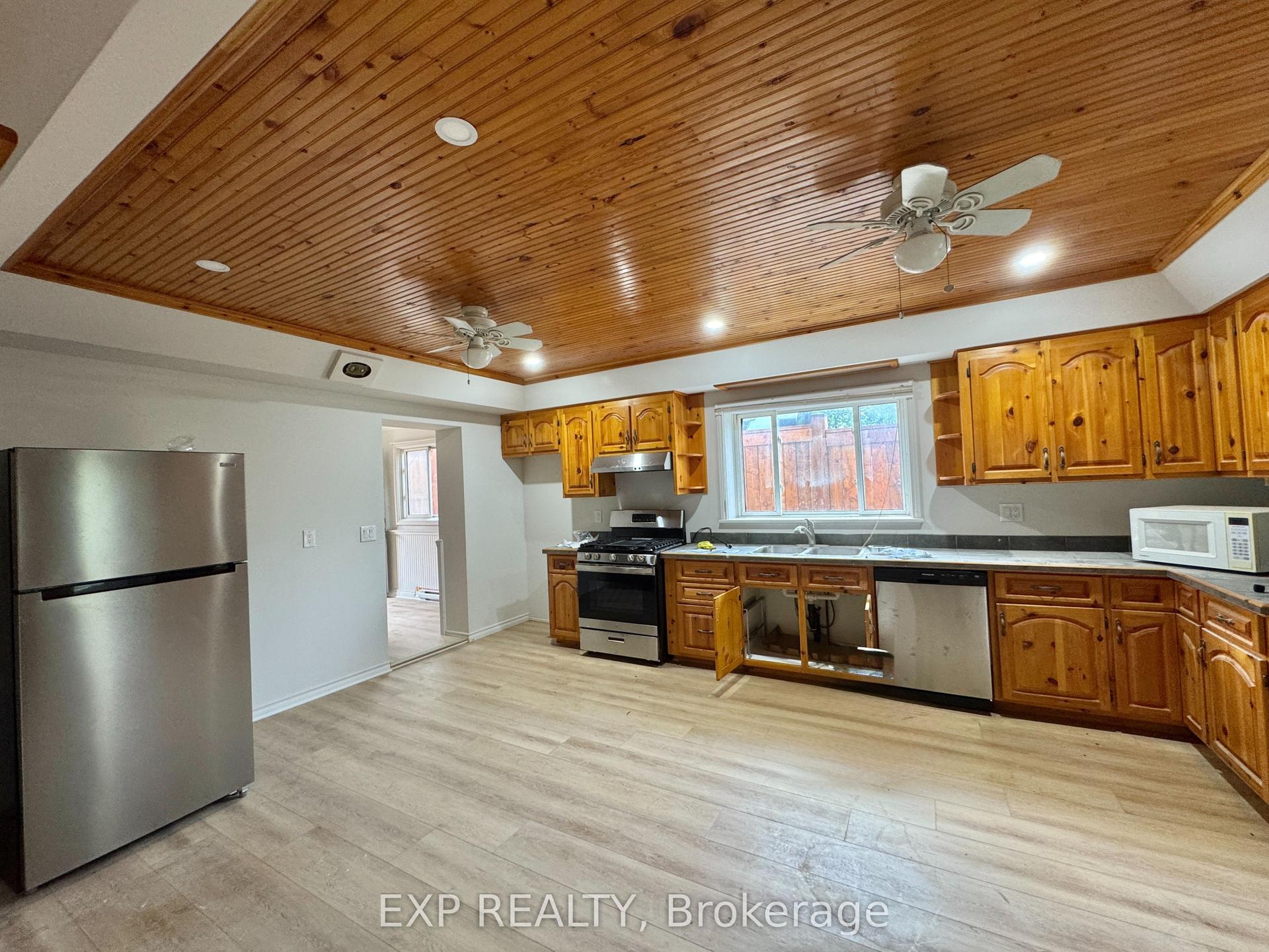 112 Baseline Road E A #A, Clarington — Detached for lease, photo 1