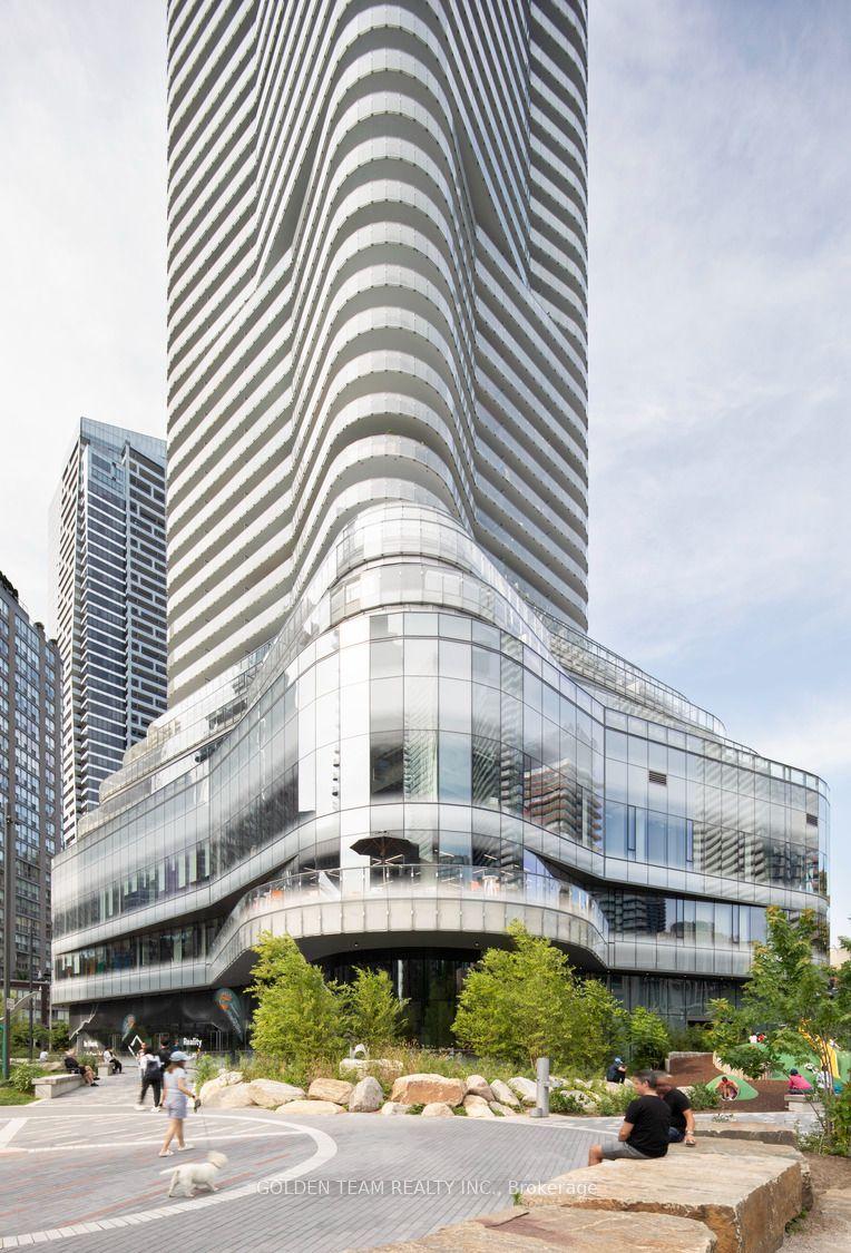 11 Wellesley Street W 4203 #4203, Toronto — Condo for sale, photo 1