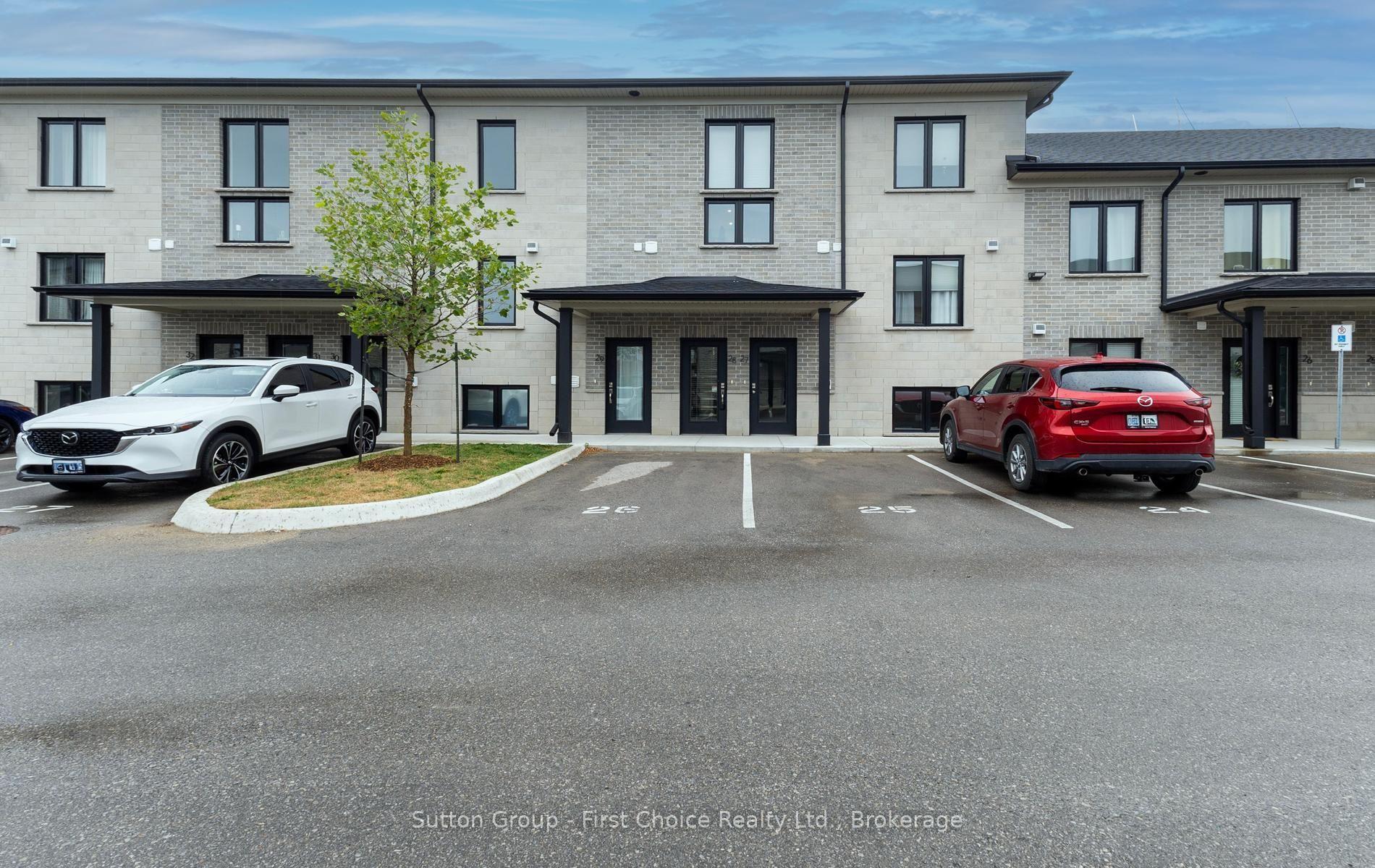 3202 Vivian Line 37 Line N 28 #28, Stratford — Condo for sale, photo 1