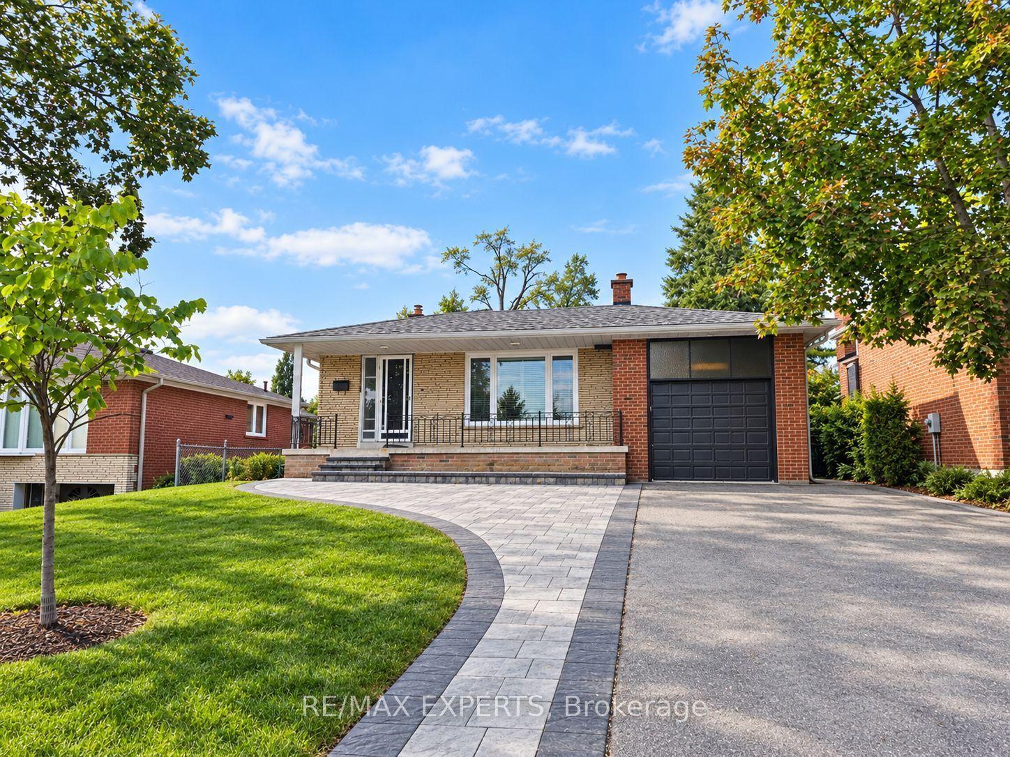 24 Roskell Crescent, Toronto — Detached for lease, photo 1