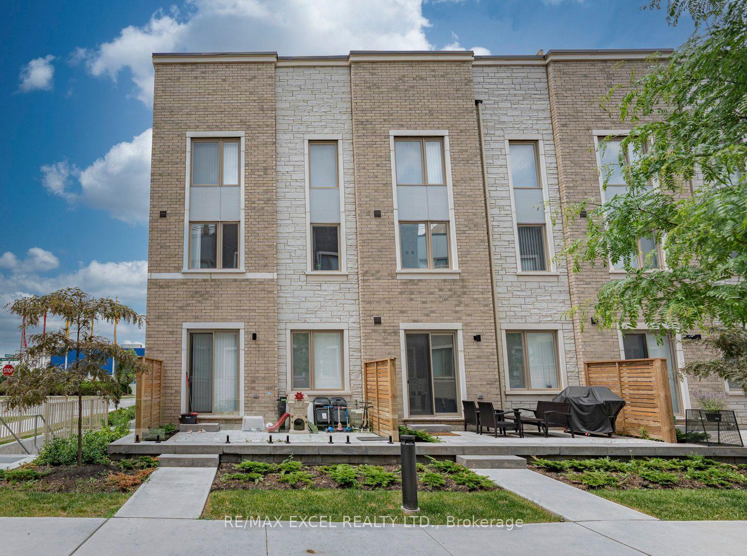 3 Mable Smith Way — photo 1
