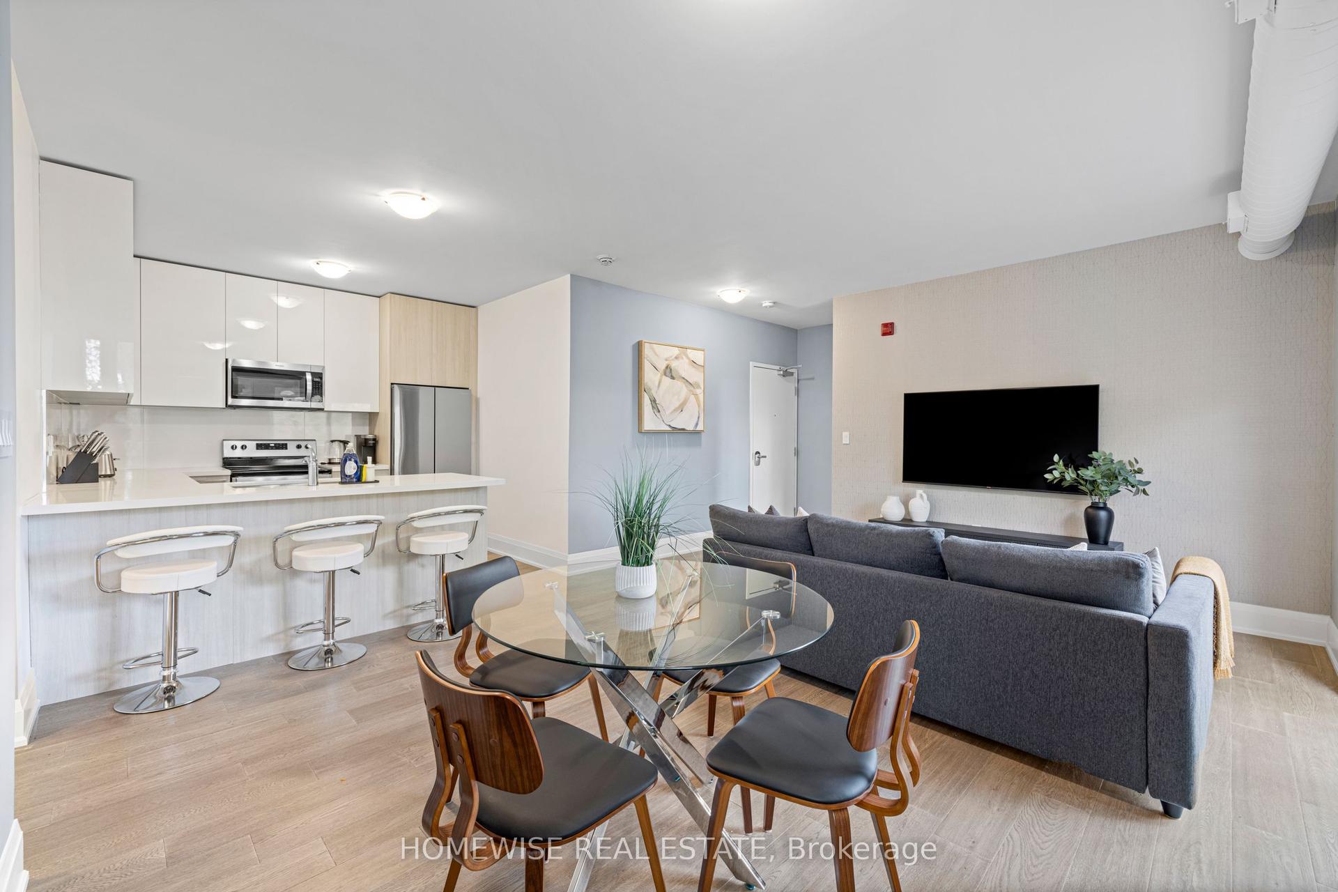 1673 Bathurst Street 4B #4B — photo 1