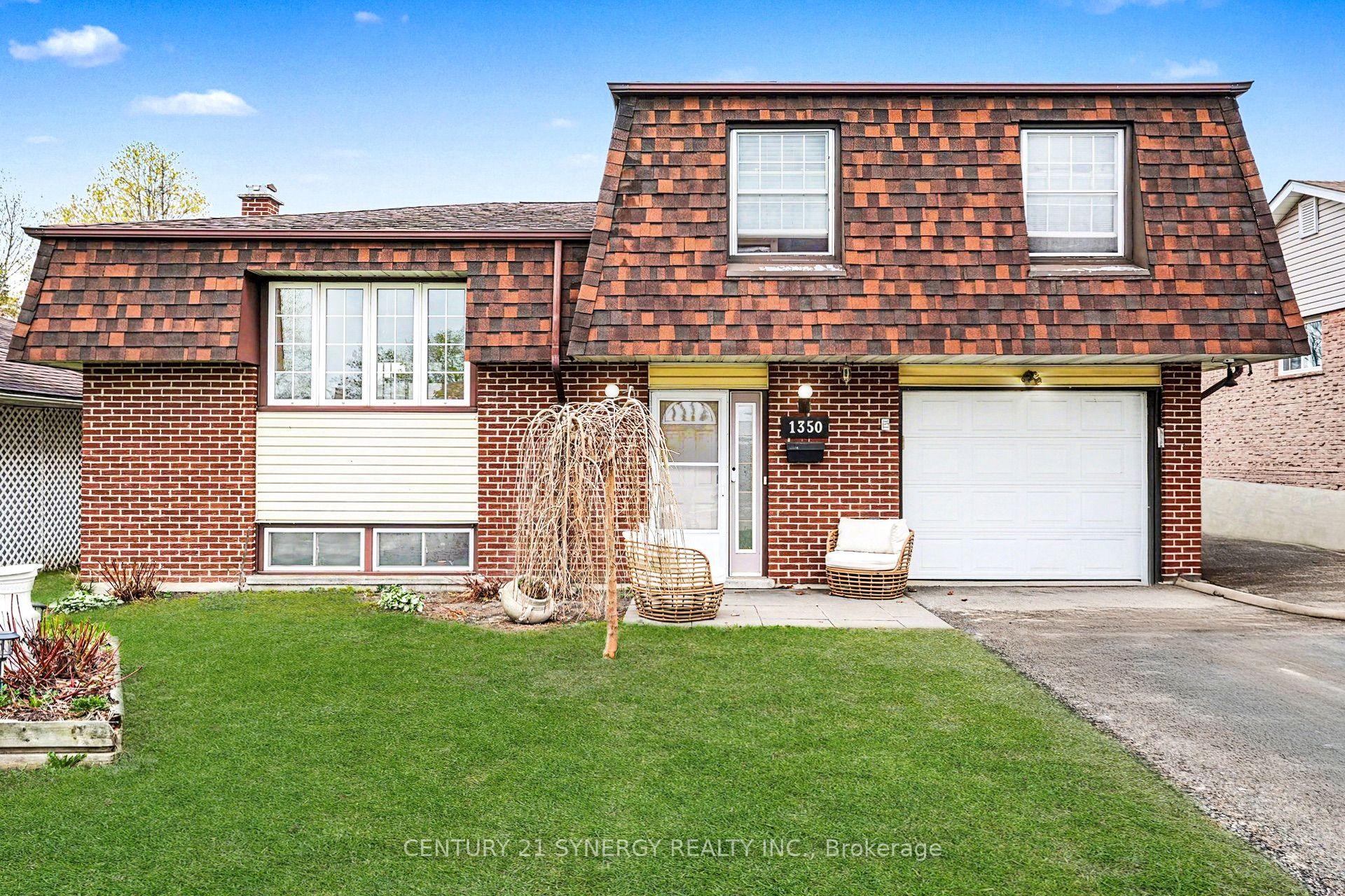 1350 Linden Crescent — photo 1