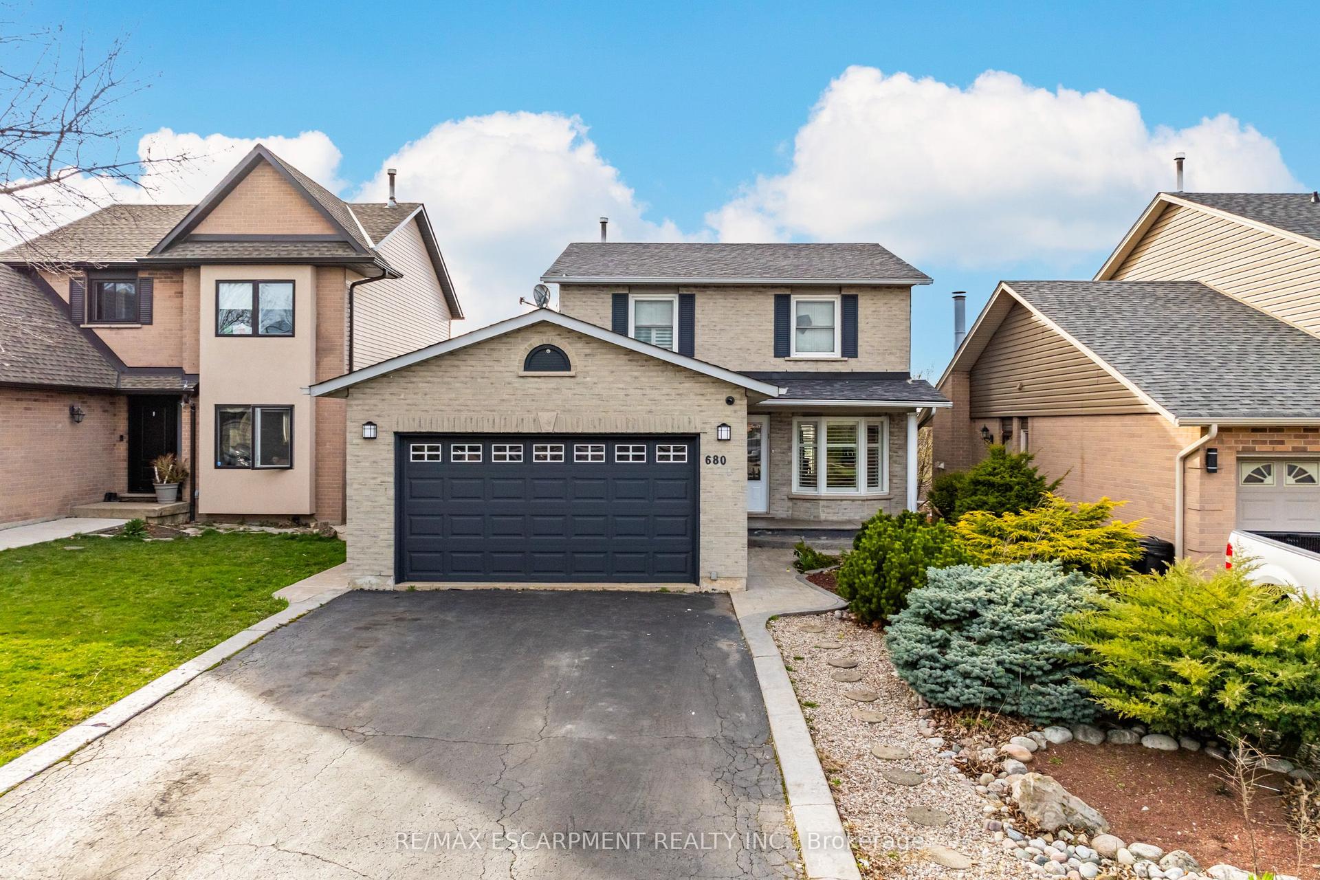 680 Rexford Drive — photo 1