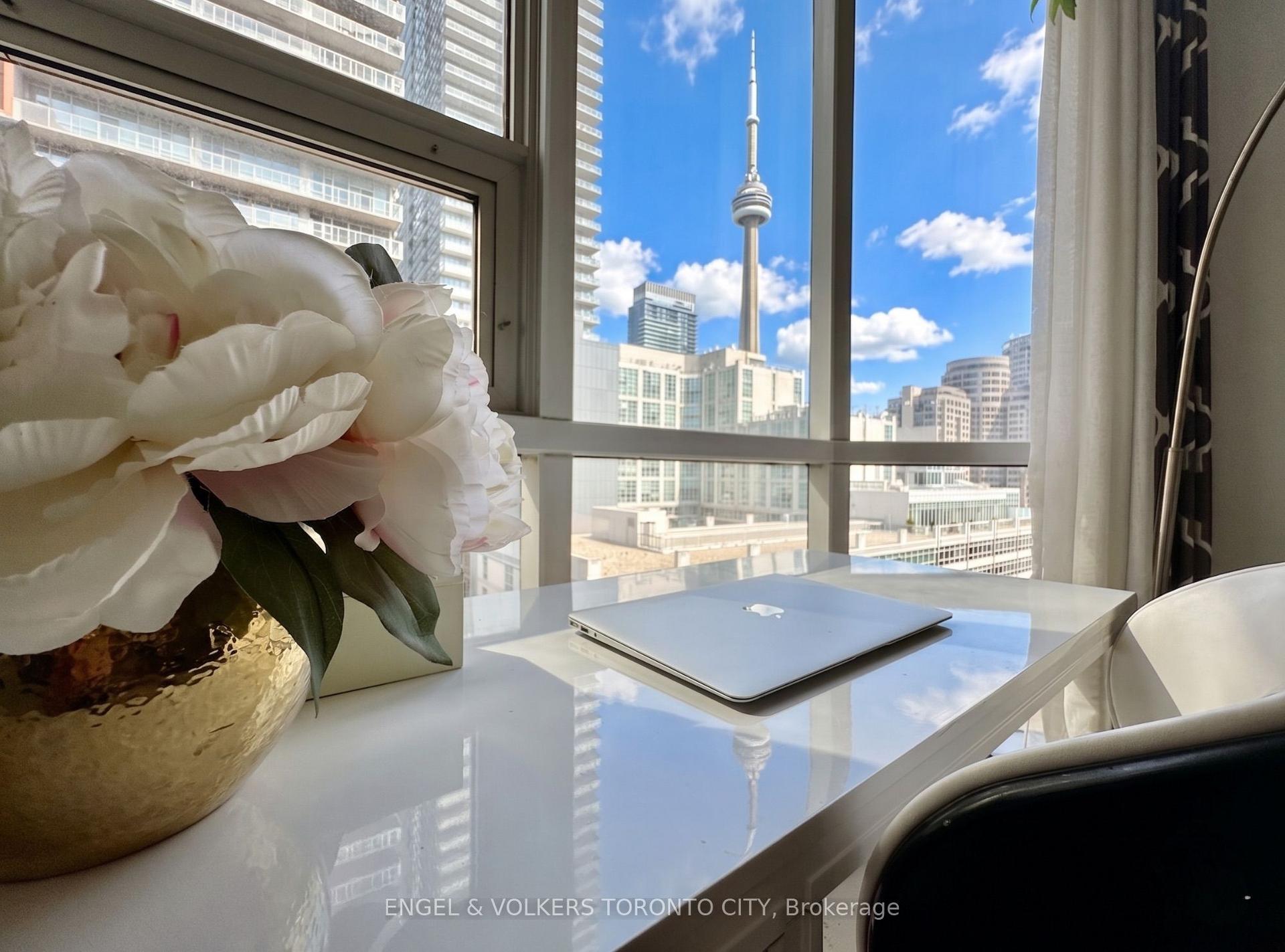 393 King Street W 706 #706 — photo 1