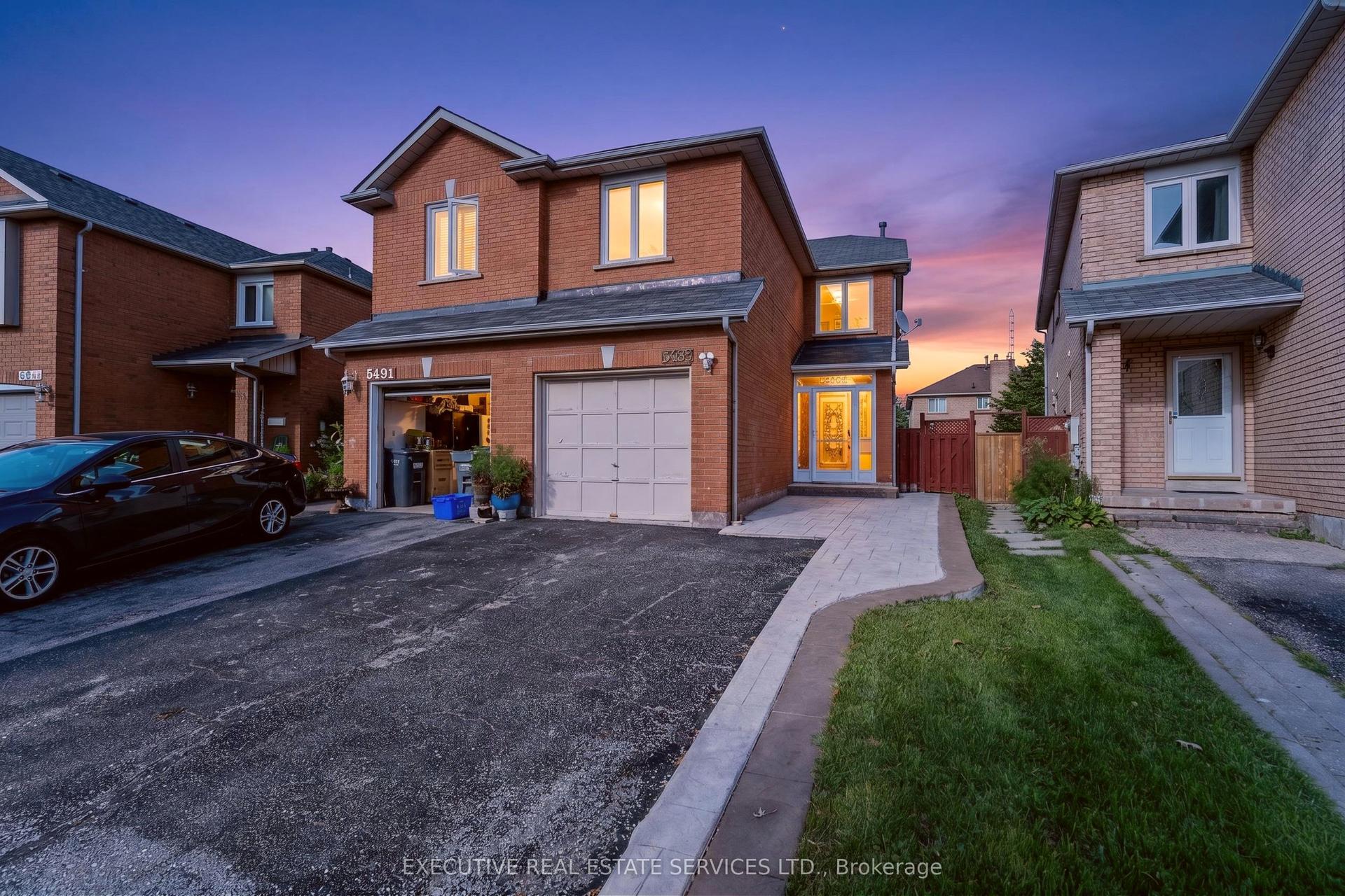 5489 Cosmic Crescent, Mississauga — Semi-Detached for lease, photo 1