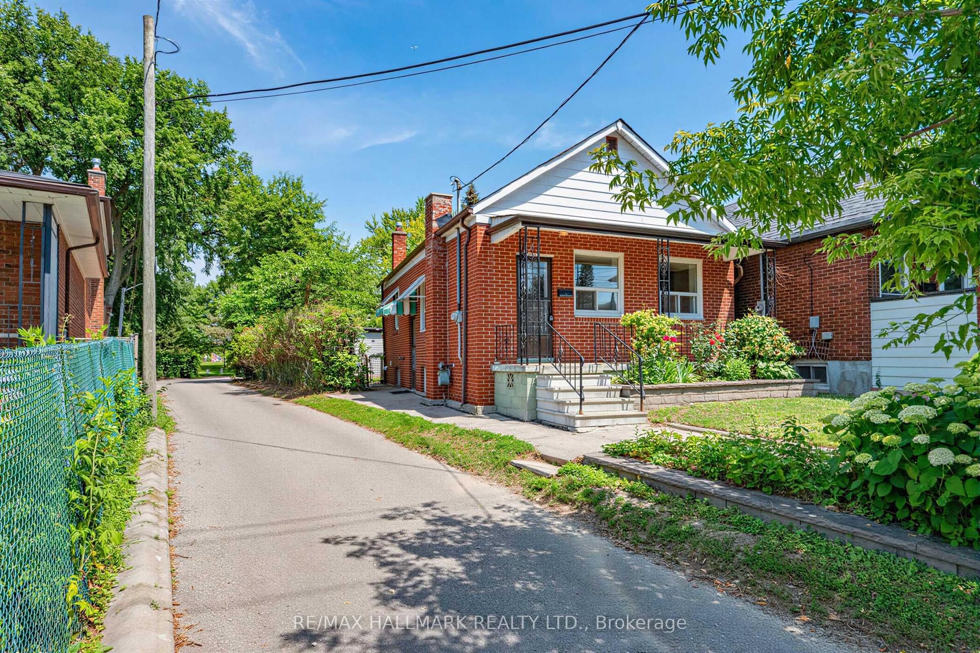 970 Cosburn Avenue — photo 1