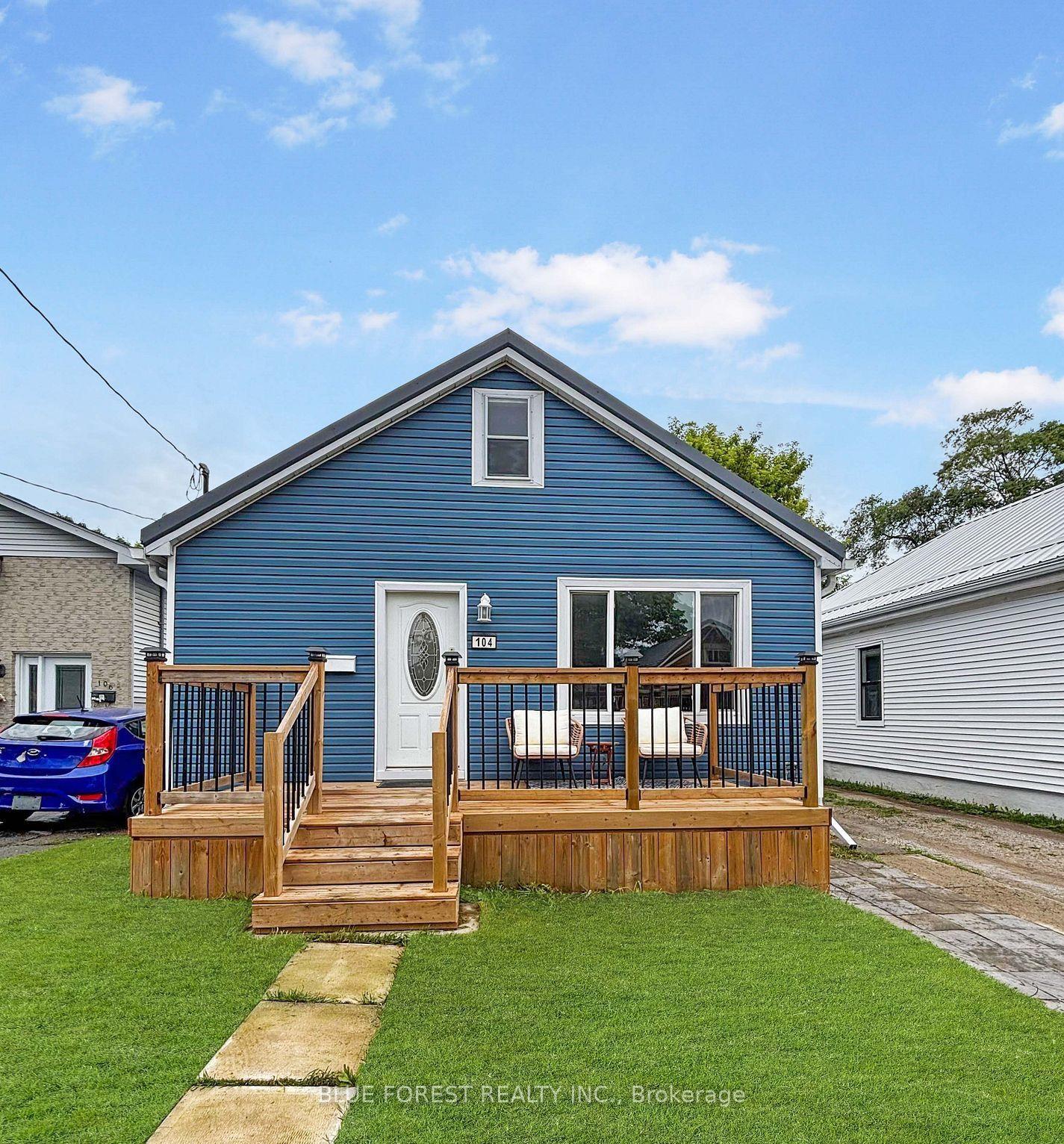 104 Delaware Street, London East — Detached for sale, photo 1