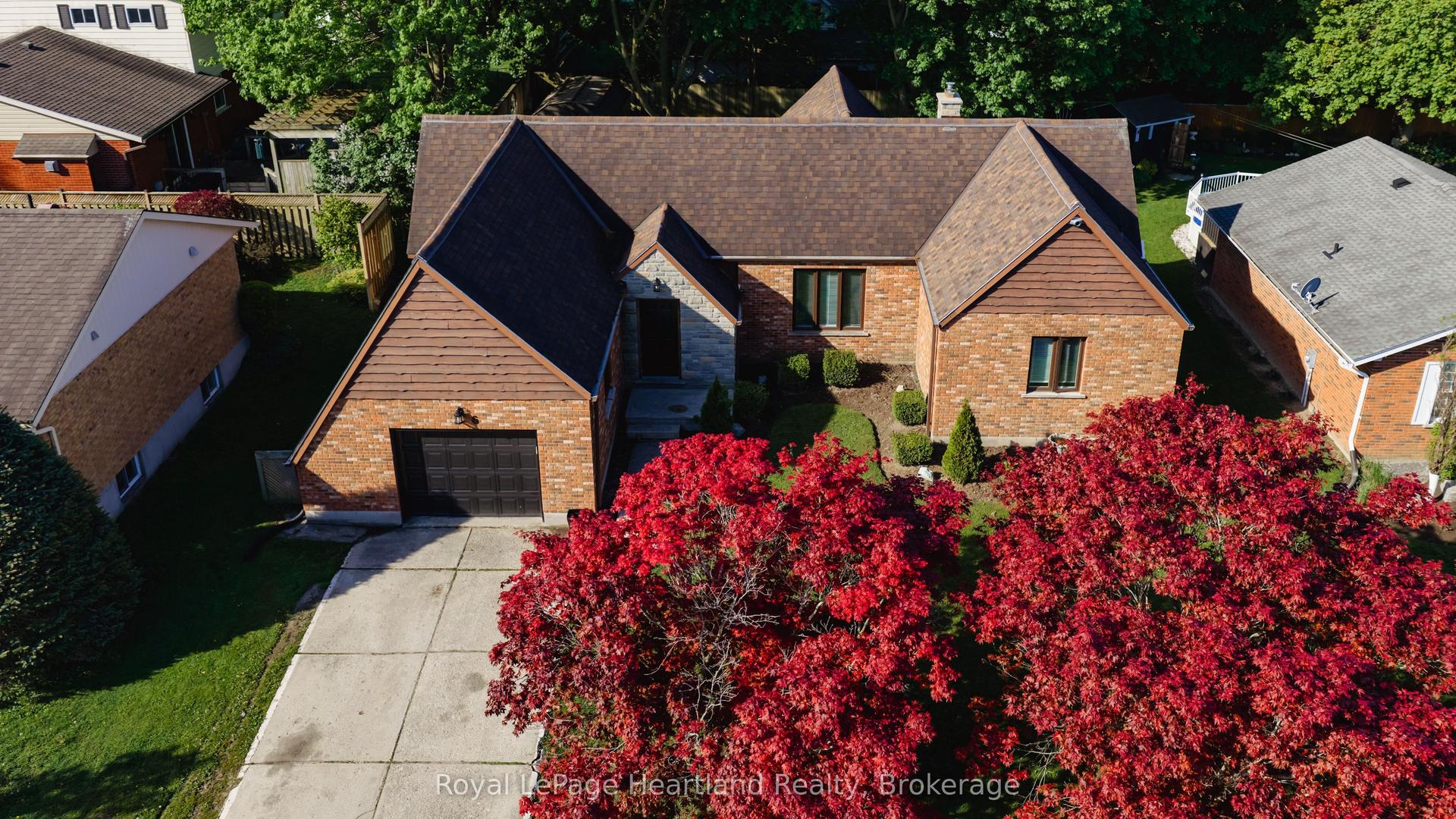 6 Alexander Street — photo 1