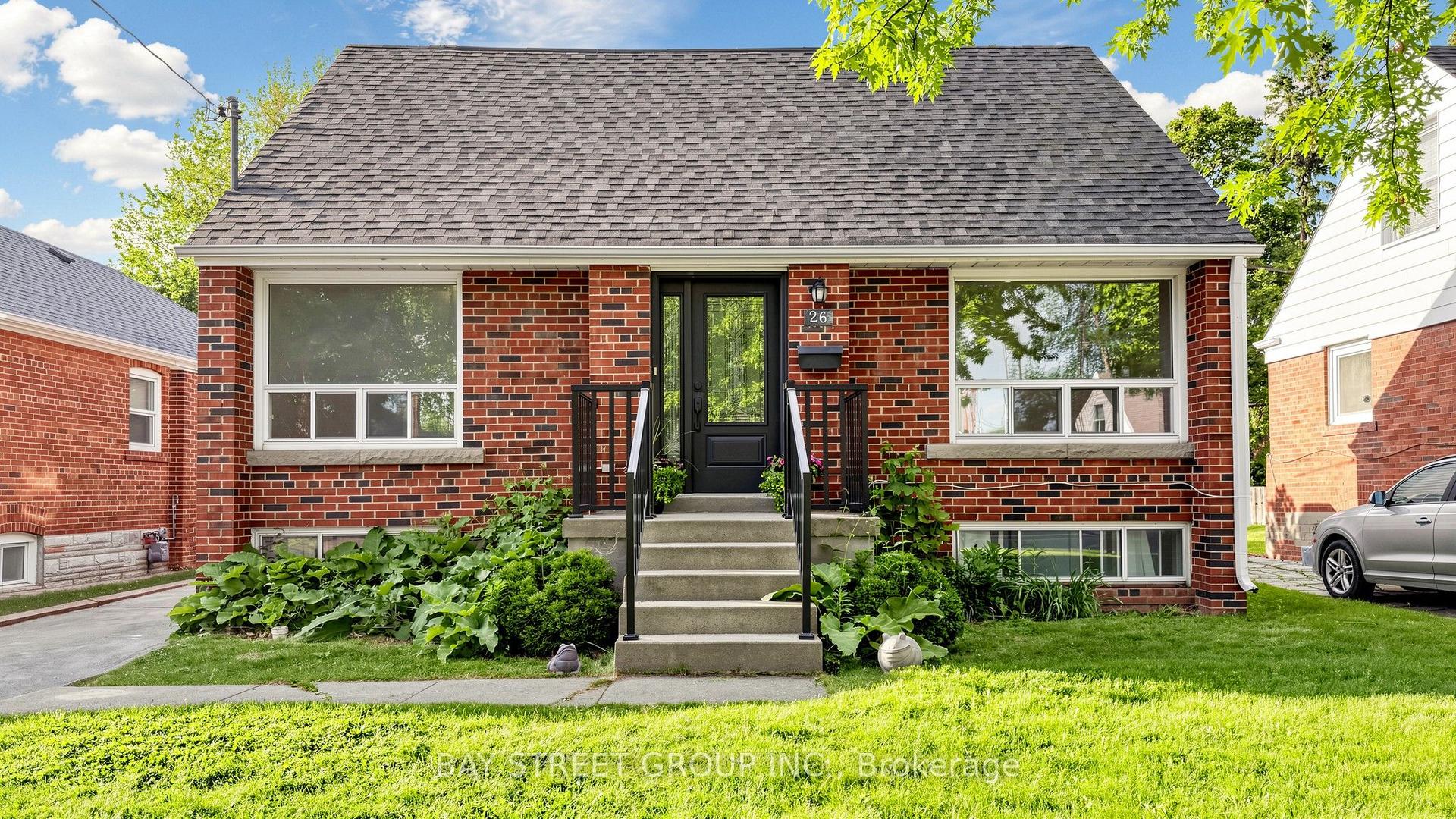 26 Innismore Crescent E — photo 1