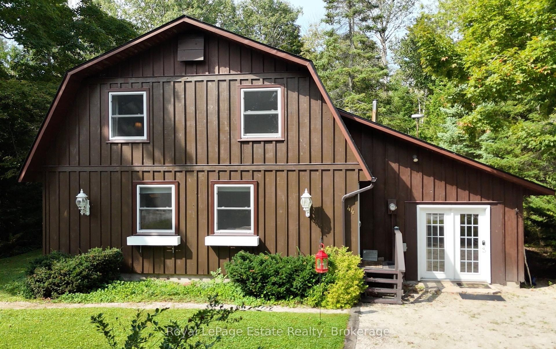44 Whitefish Boulevard — photo 1