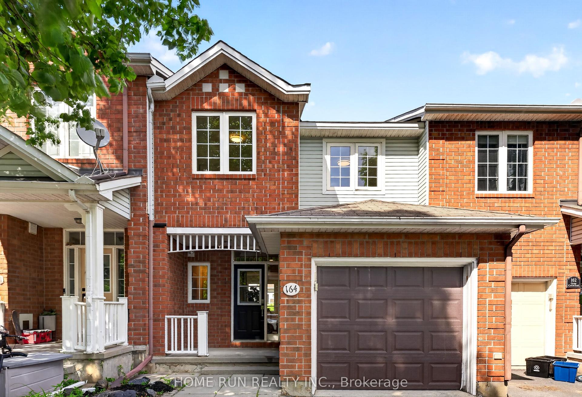 164 Gray Crescent, Kanata — Townhouse for sale, photo 1