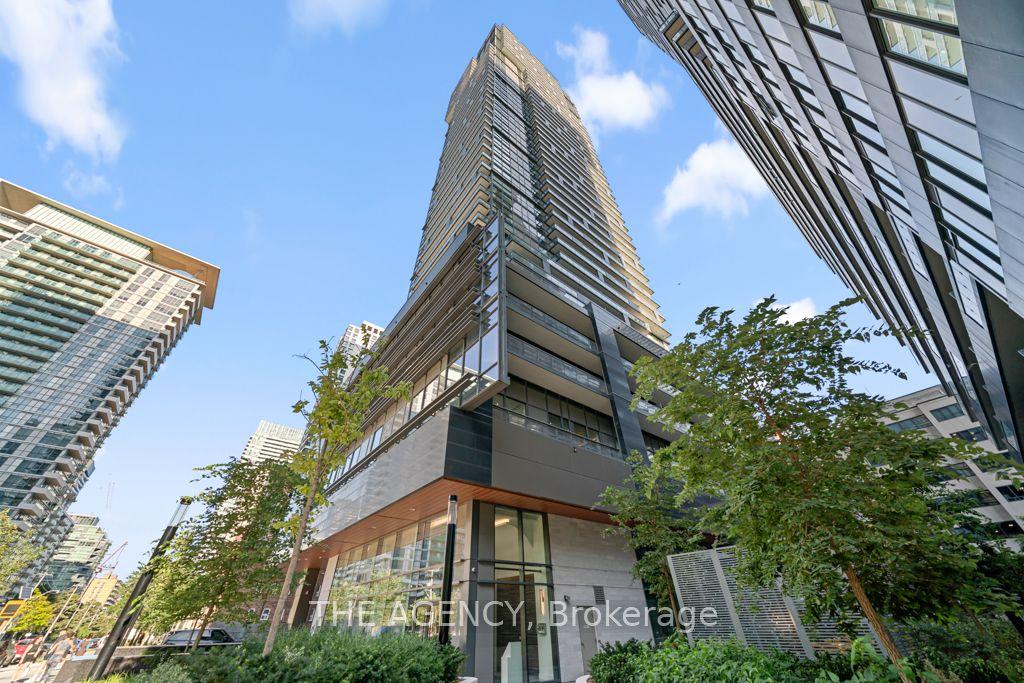 39 Roehampton Avenue 4506 #4506 — photo 1